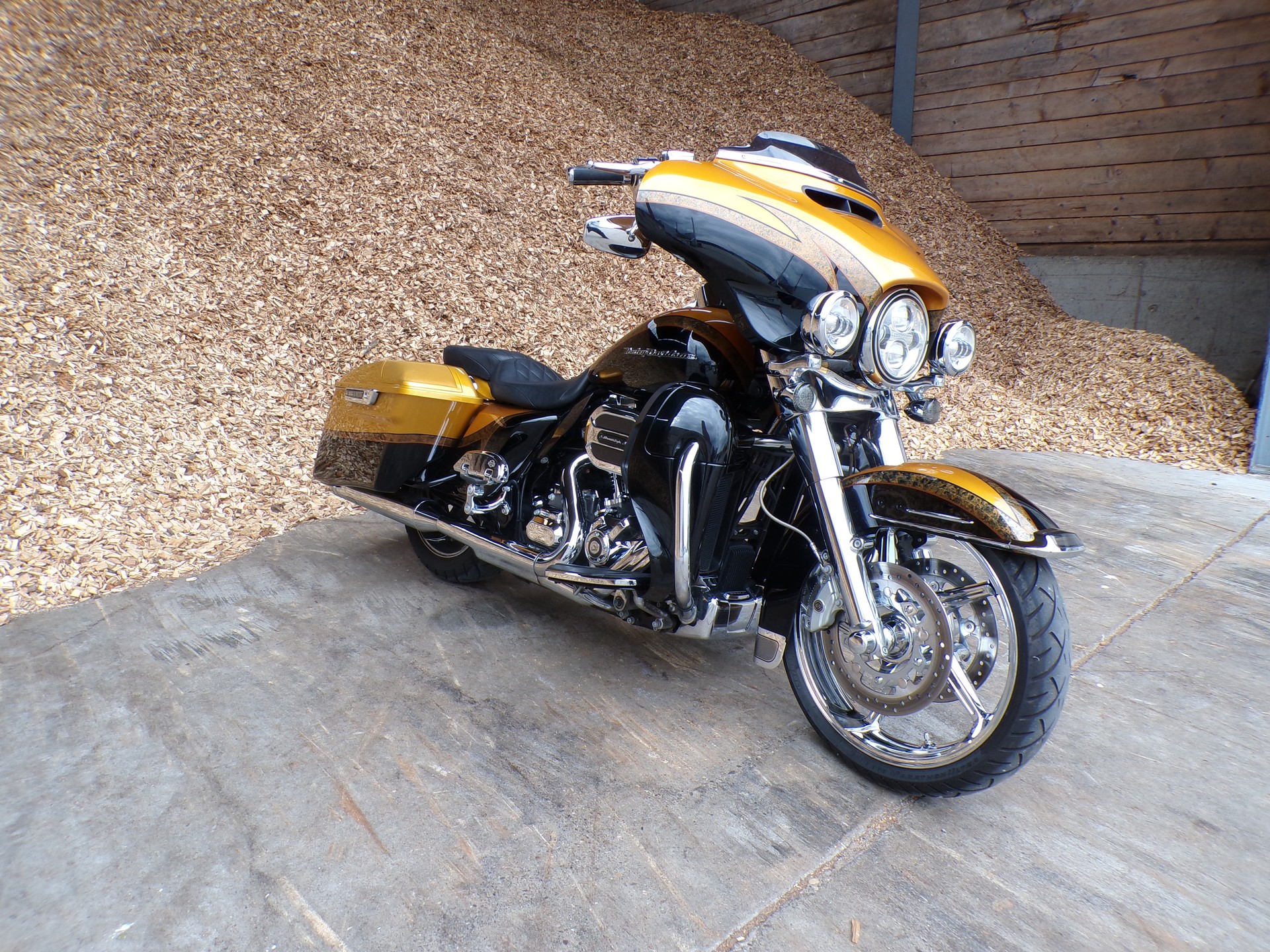HARLEY-DAVIDSON FLHTKSE Electra Glide Ultra Limited CVO-image-2