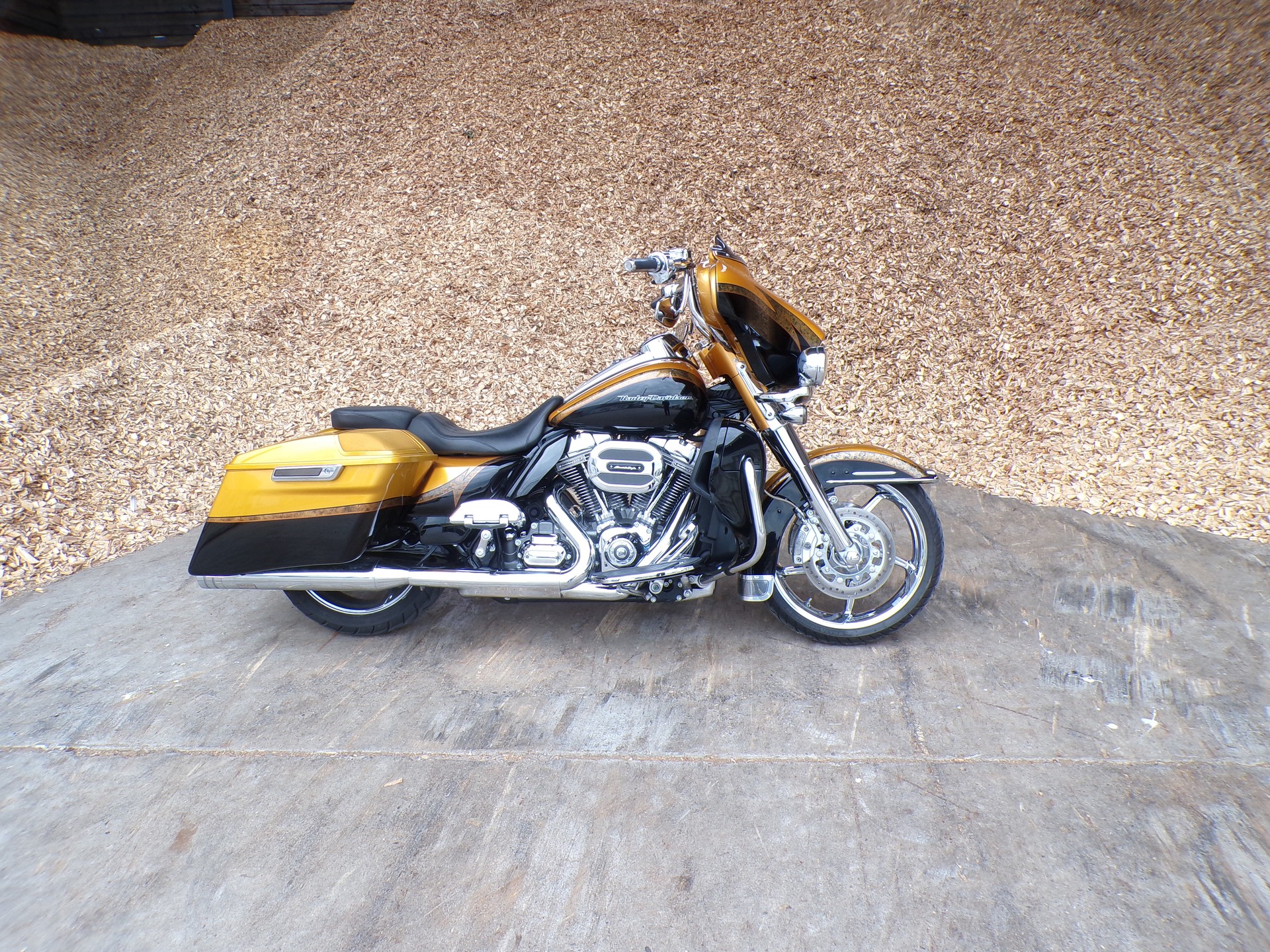 HARLEY-DAVIDSON FLHTKSE Electra Glide Ultra Limited CVO-image-3