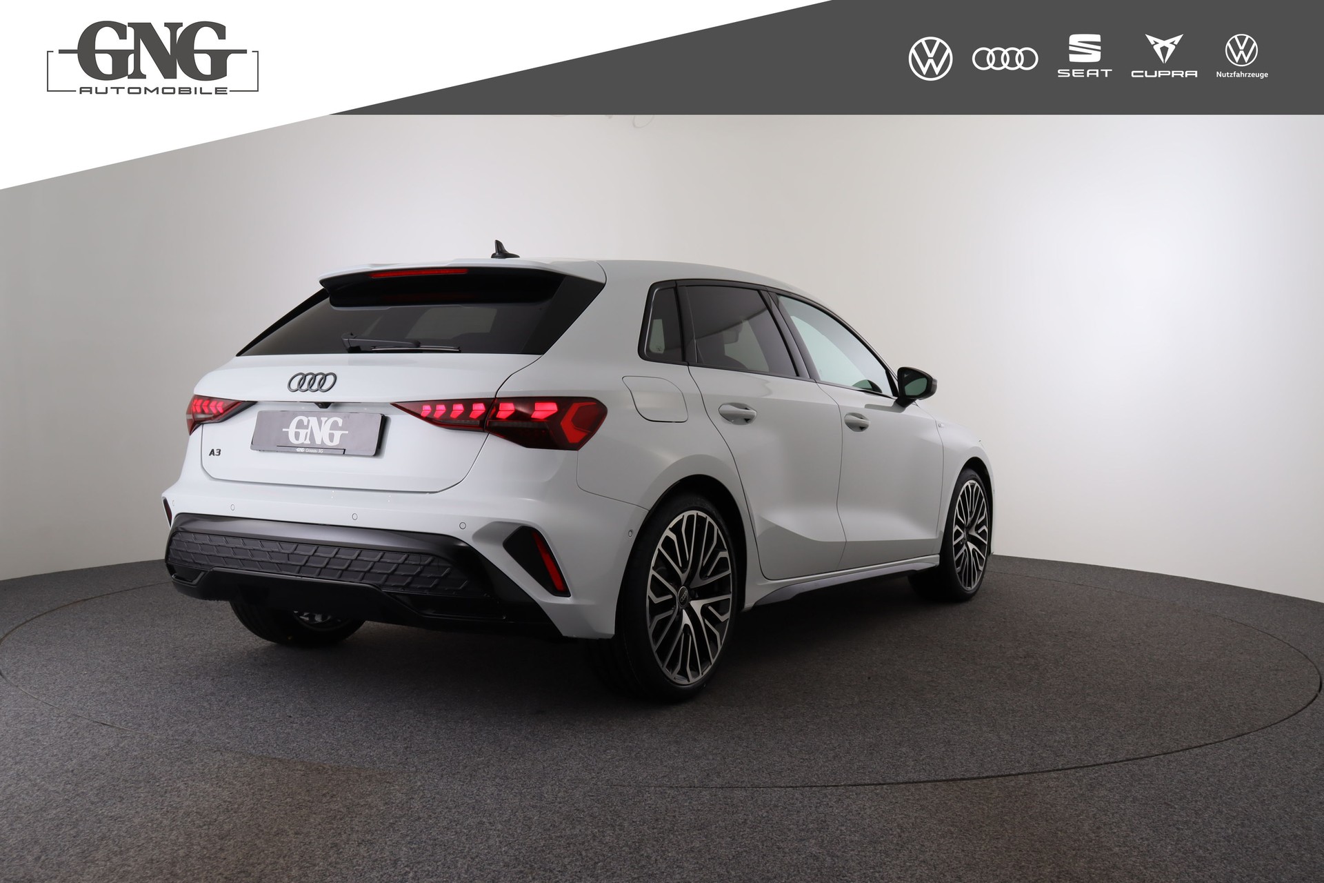 AUDI A3 Sportback 35 TFSI S line Attraction S-tronic-image-4