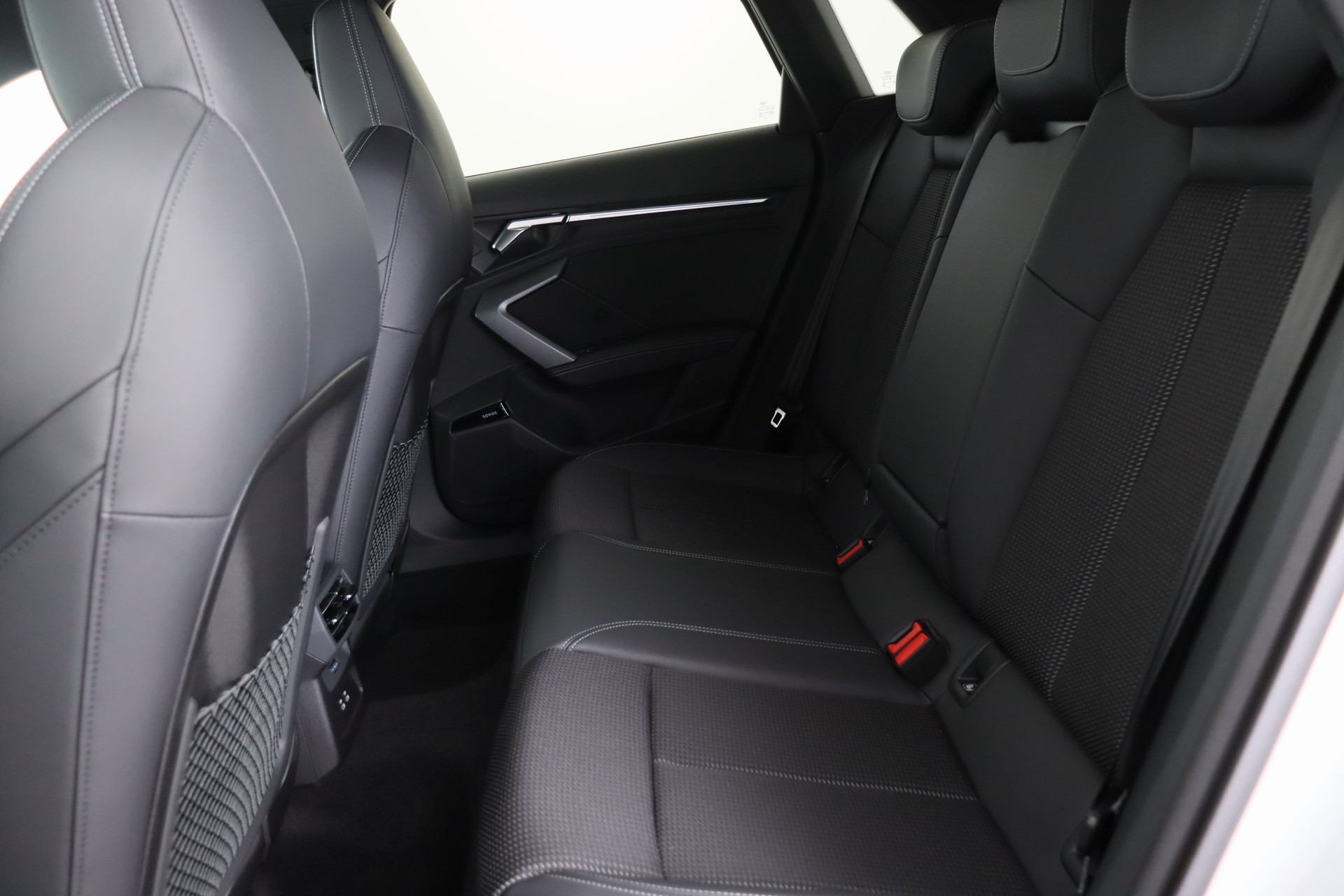AUDI A3 Sportback 35 TFSI S line Attraction S-tronic-image-12