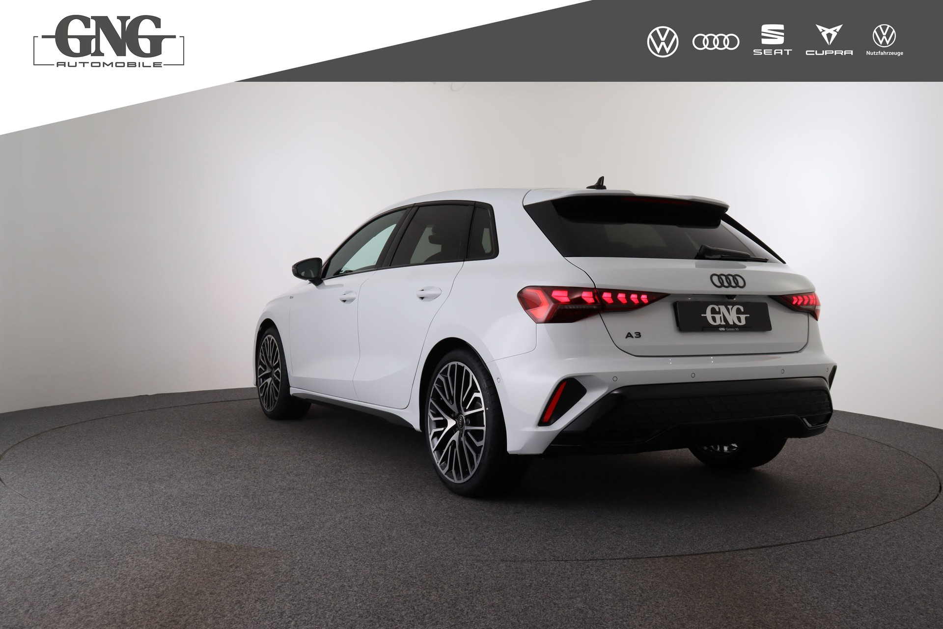 AUDI A3 Sportback 35 TFSI S line Attraction S-tronic-image-2