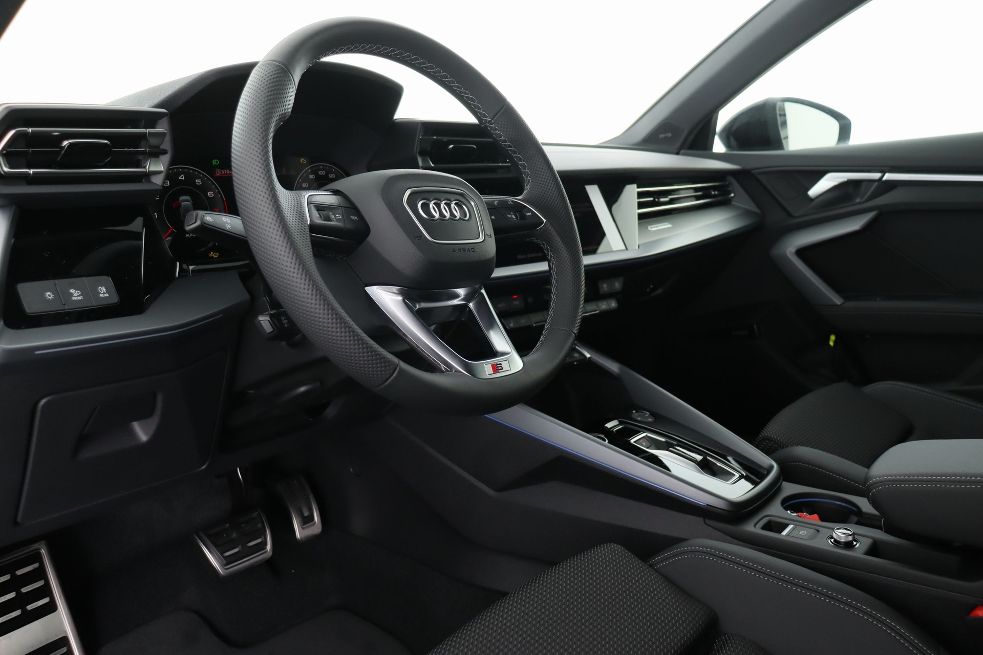 AUDI A3 Sportback 35 TFSI S line Attraction S-tronic-image-9