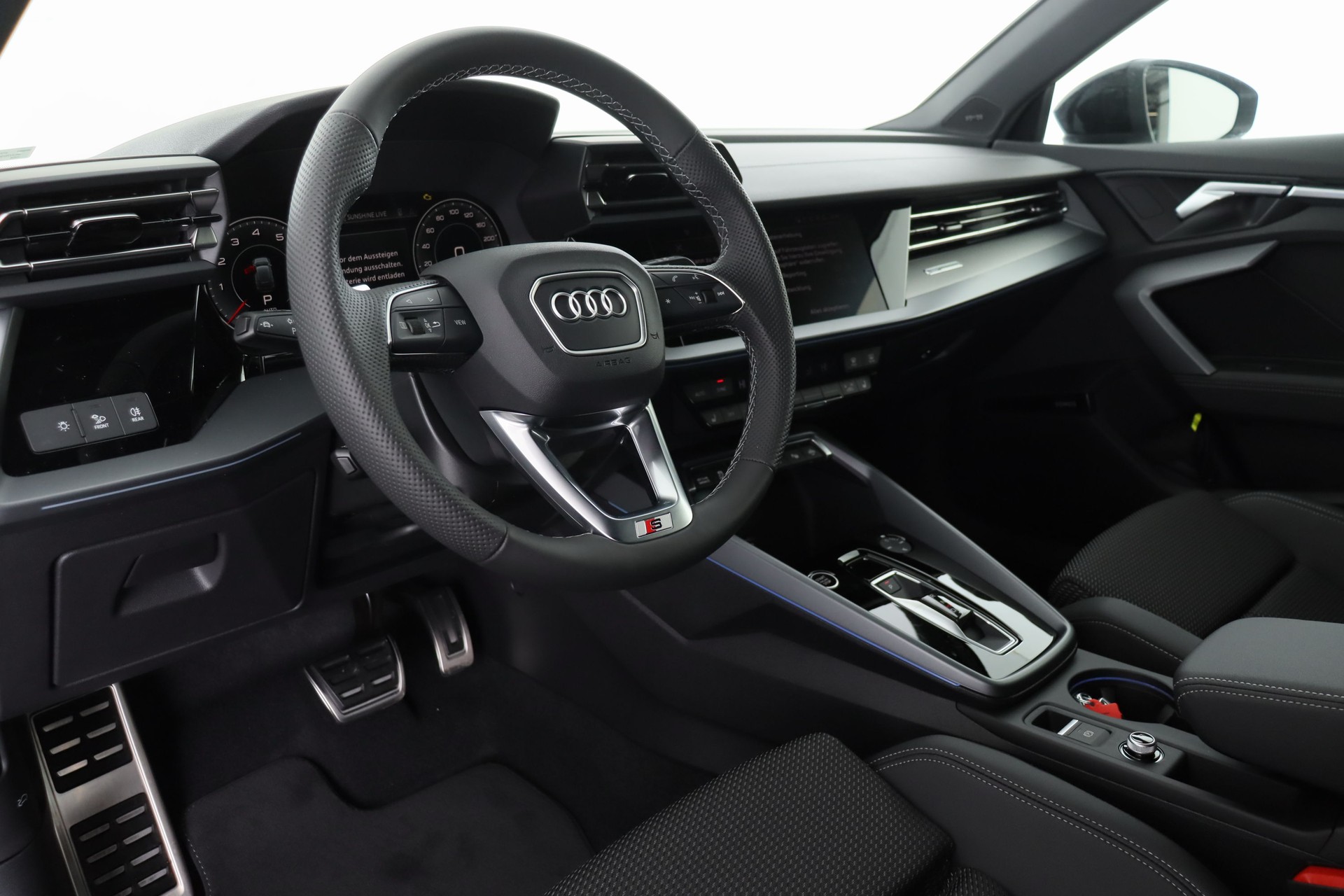 AUDI A3 Sportback 35 TFSI S line Attraction S-tronic-image-11