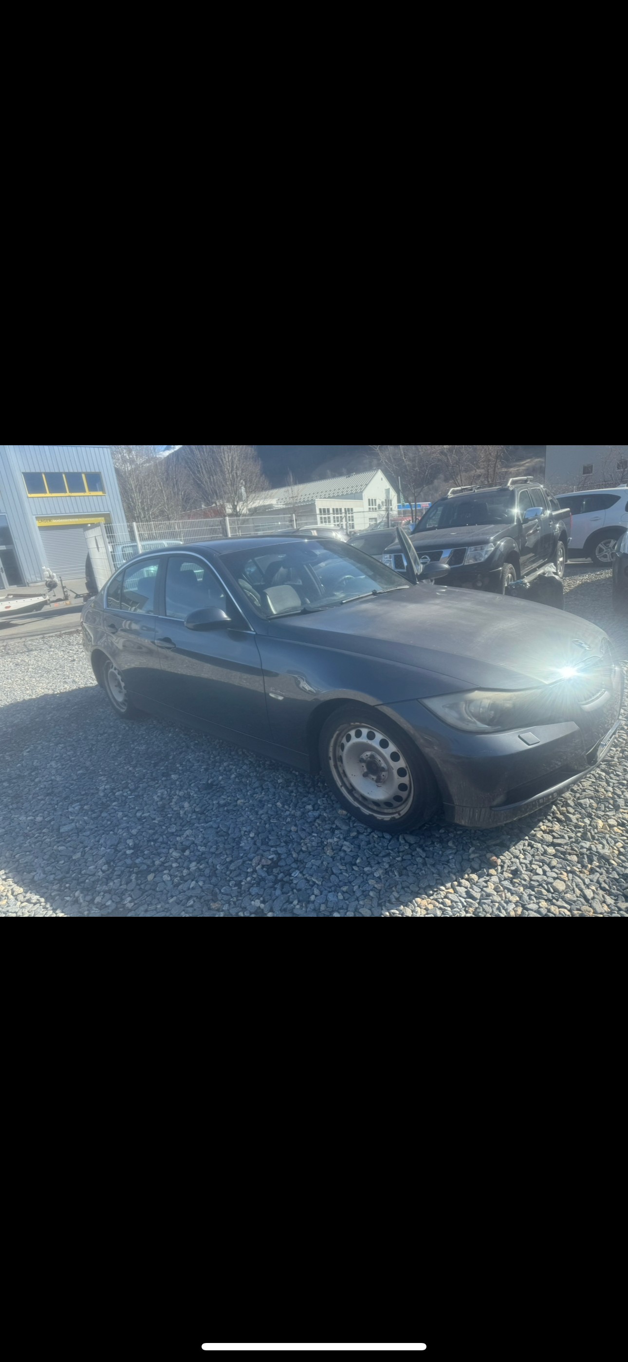 BMW 325xi-image-8
