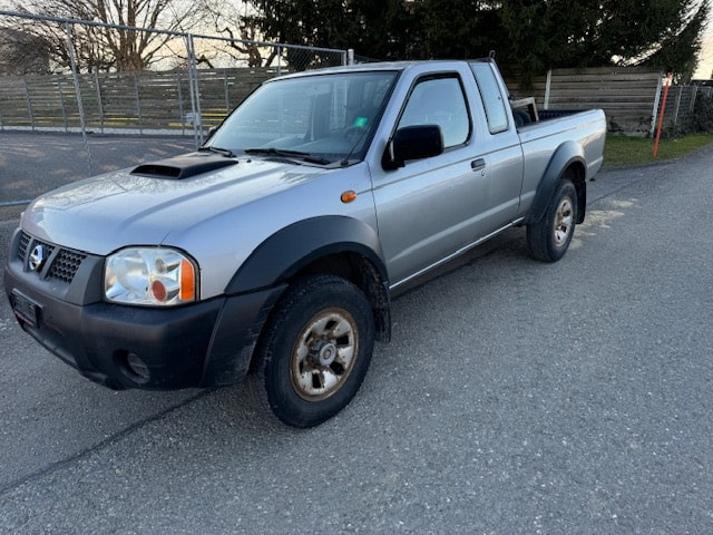 NISSAN NP300 4x4 King Cab