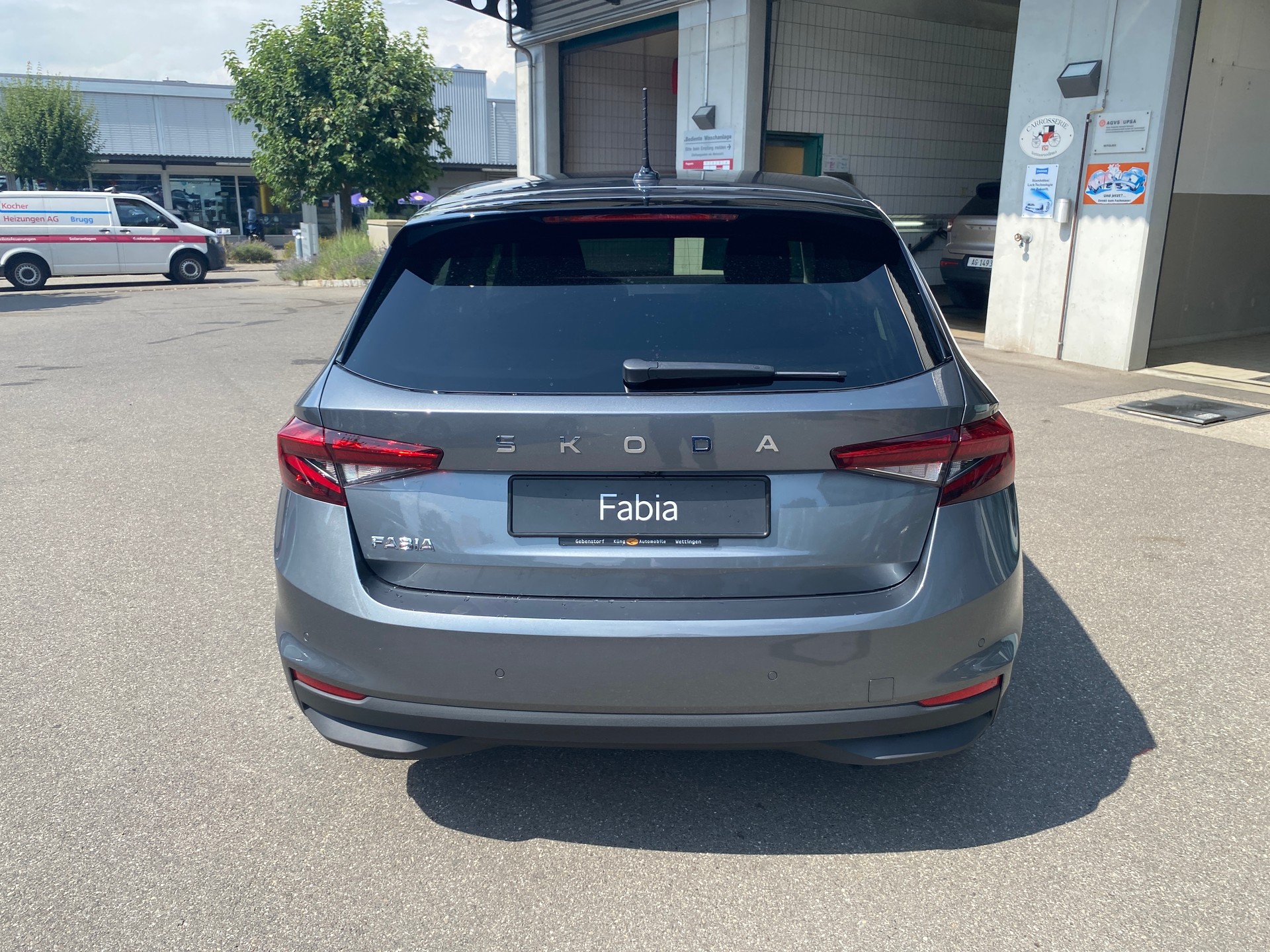 SKODA Fabia 1.0 TSI Selection DSG Küng Edition-image-6
