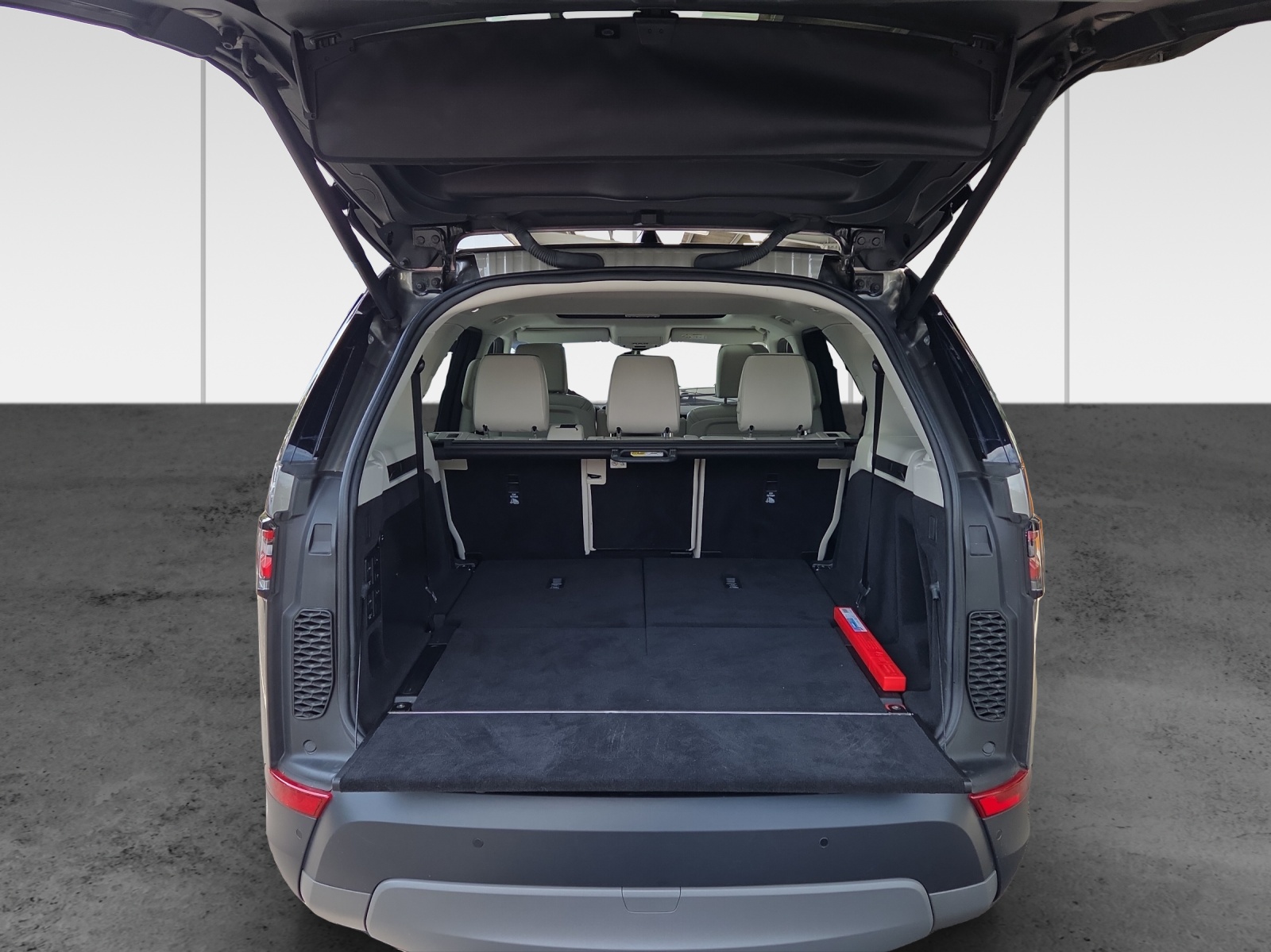 LAND ROVER Discovery 3.0 TD6 First Edition Automatic-image-7