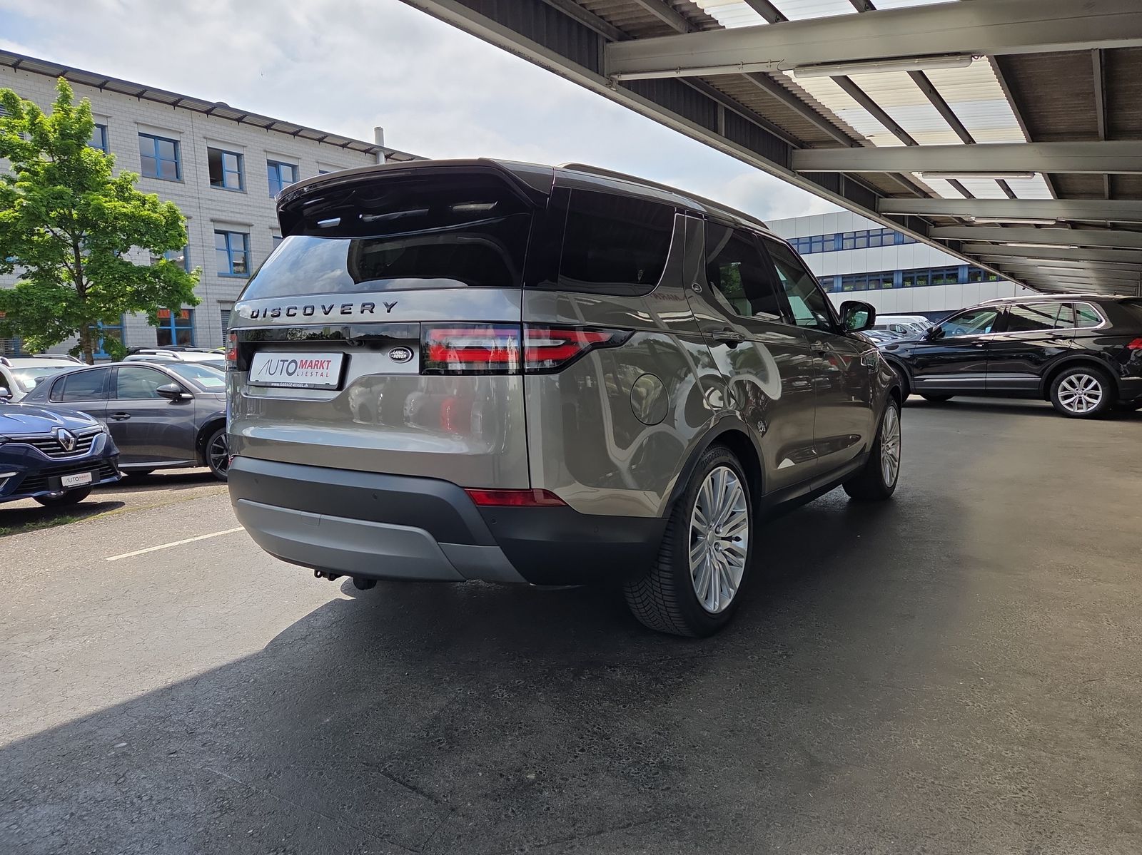 LAND ROVER Discovery 3.0 TD6 First Edition Automatic-image-4