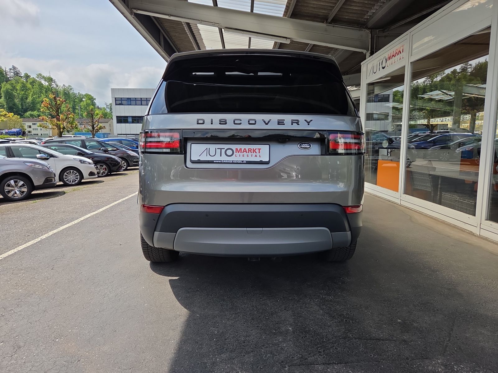 LAND ROVER Discovery 3.0 TD6 First Edition Automatic-image-3