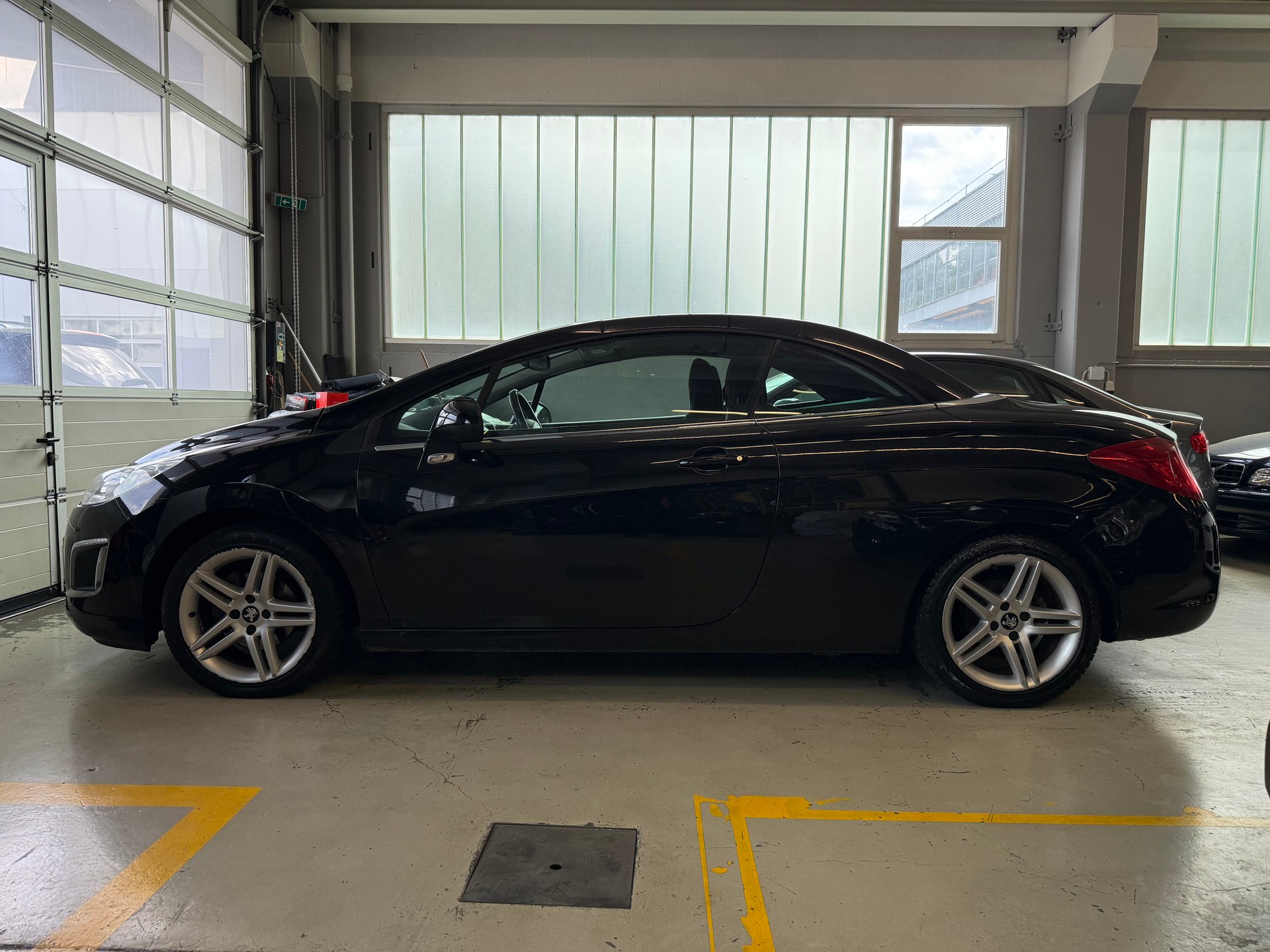 PEUGEOT 308 CC 1.6 16V VTi Sport-image-3