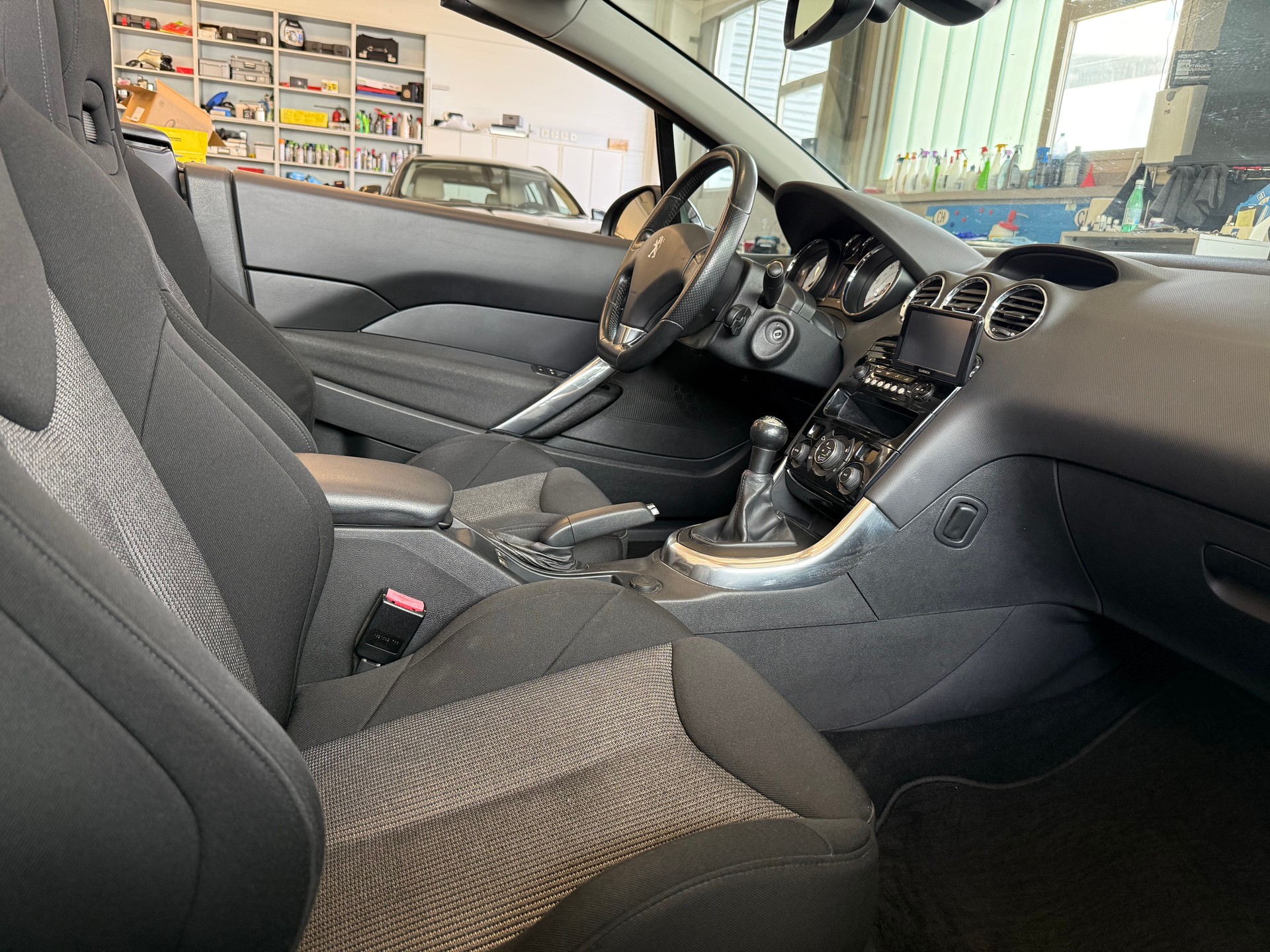 PEUGEOT 308 CC 1.6 16V VTi Sport-image-9