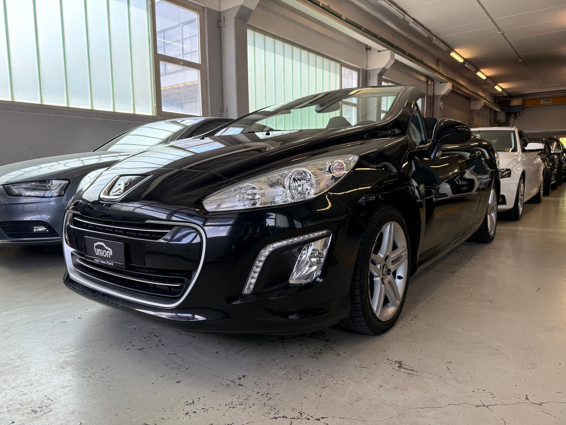 PEUGEOT 308 CC 1.6 16V VTi Sport-image-11