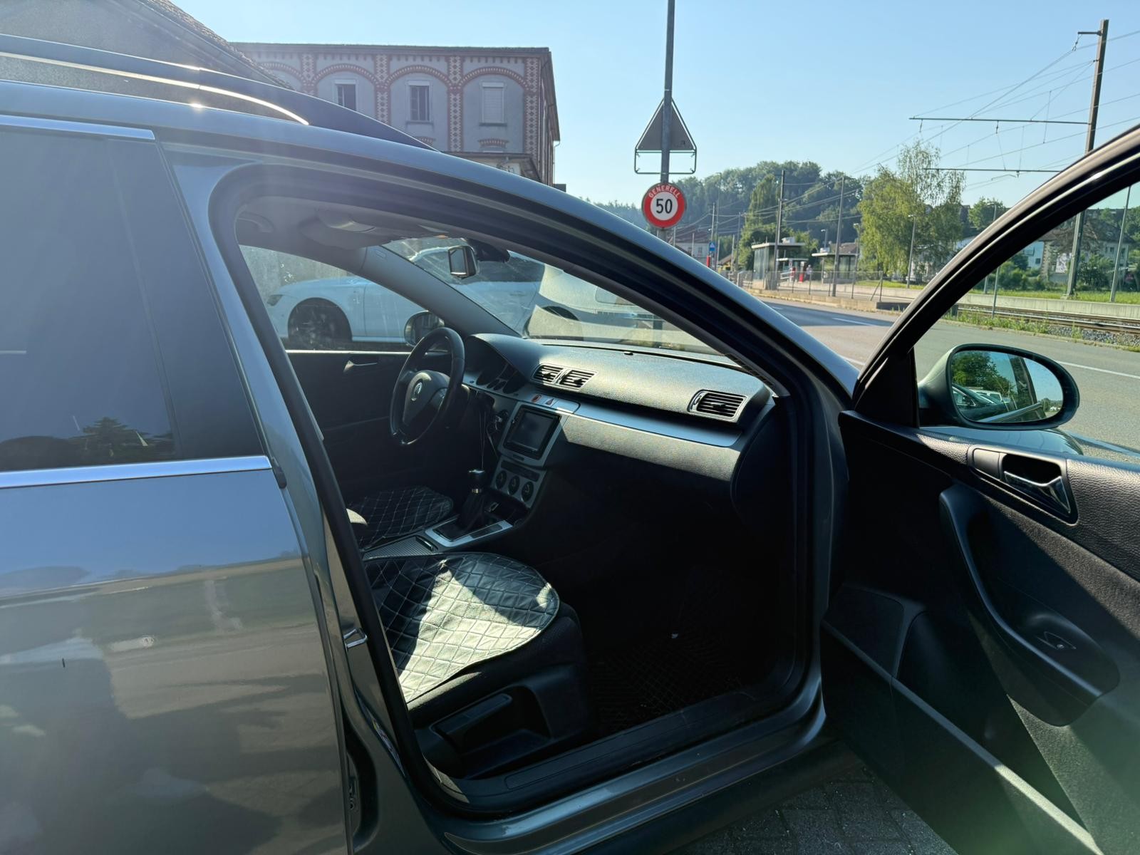 VW Passat Variant 2.0 TDI Comfortline 4Motion-image-13
