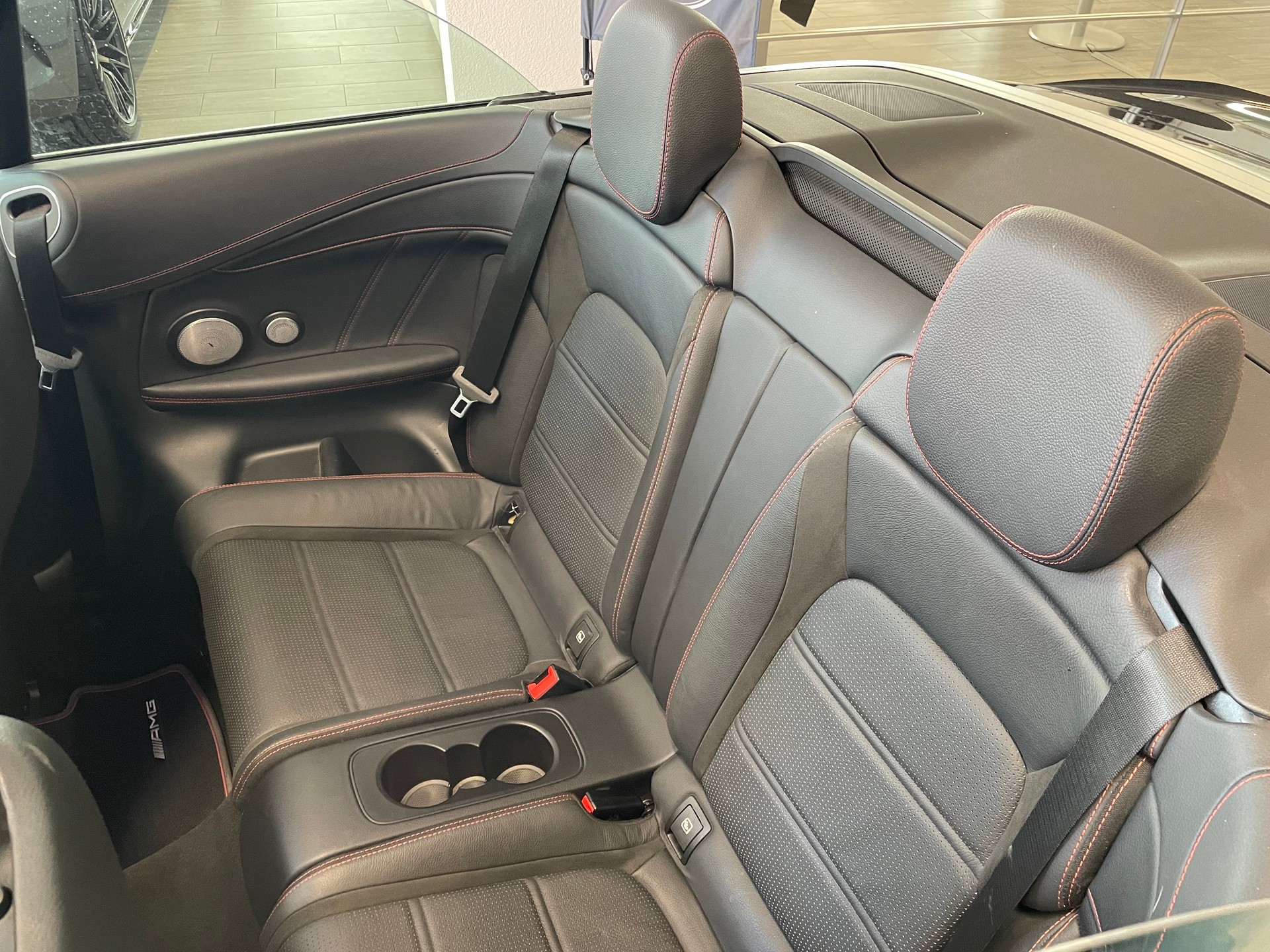 MERCEDES-BENZ C 43 Cabriolet AMG 4Matic 9G-Tronic-image-9