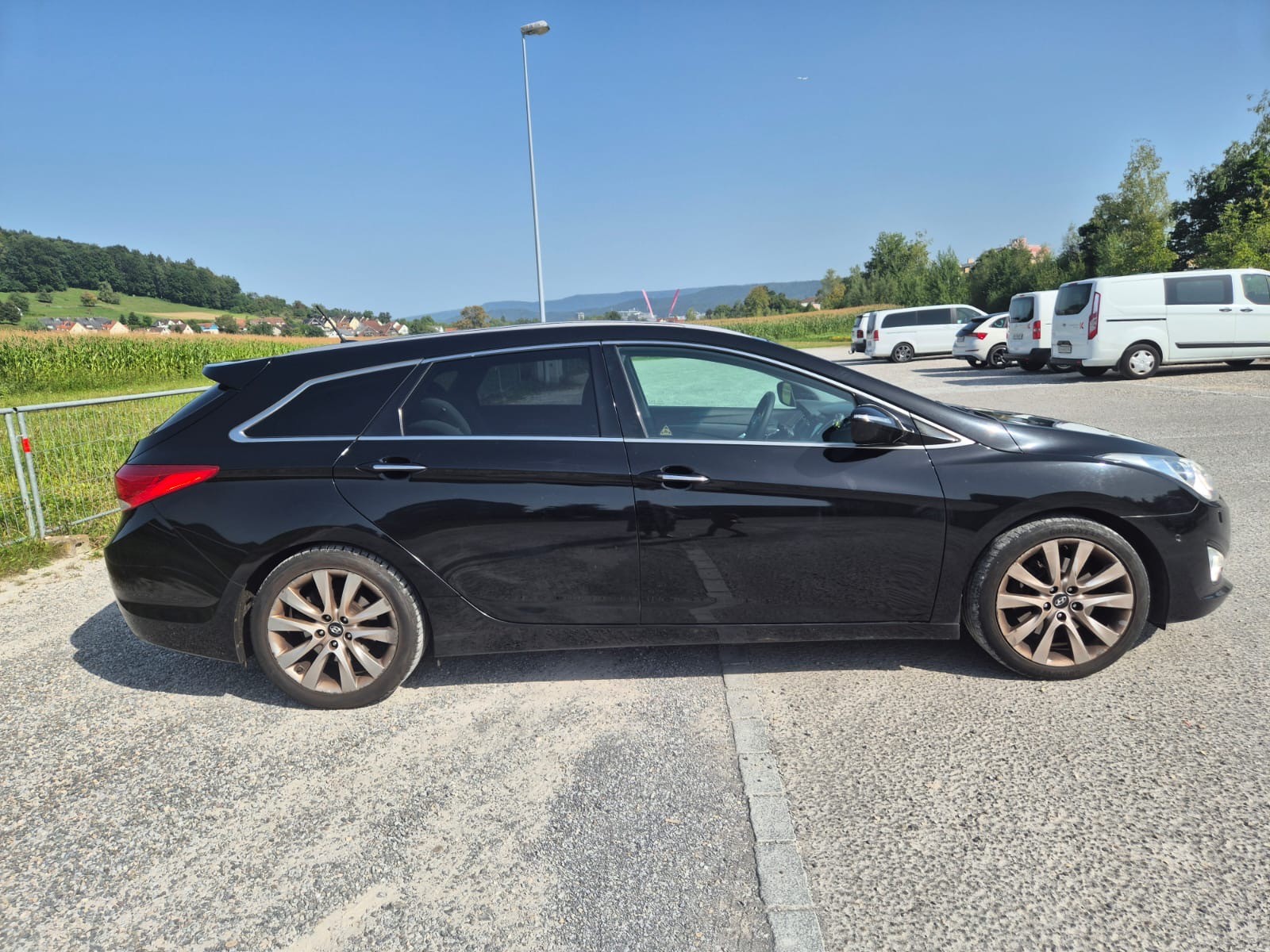 HYUNDAI i40 Wagon 2.0 GDi Premium Automatic-image-3