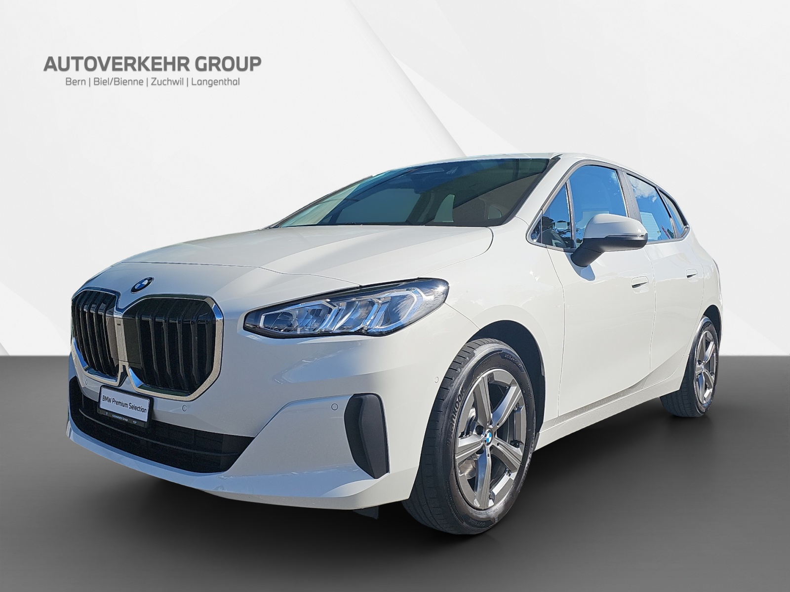 BMW 218i Active Tourer-image-0