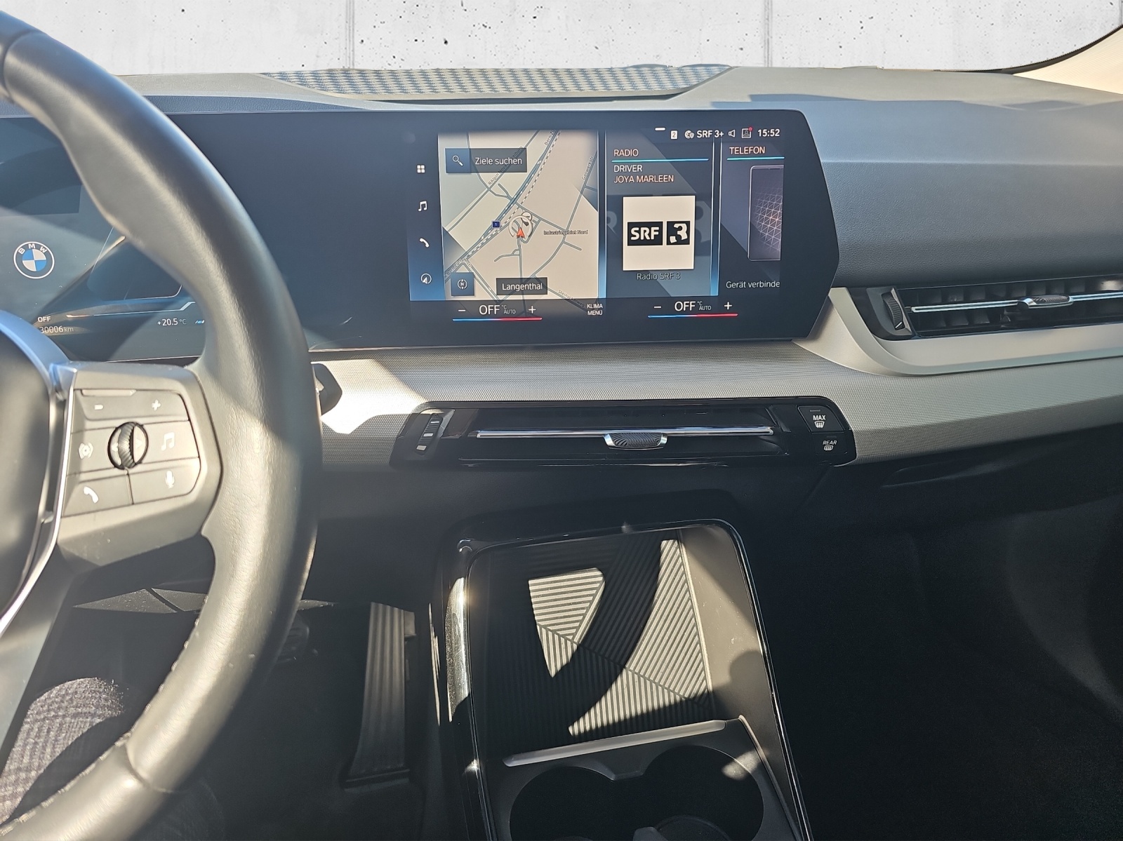 BMW 218i Active Tourer-image-11