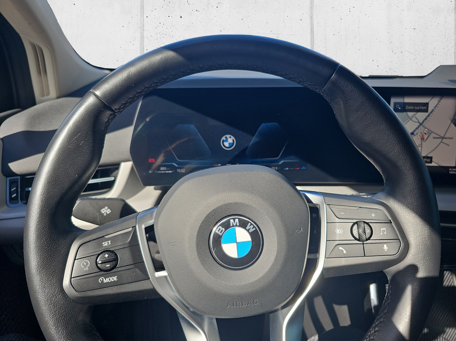 BMW 218i Active Tourer-image-12