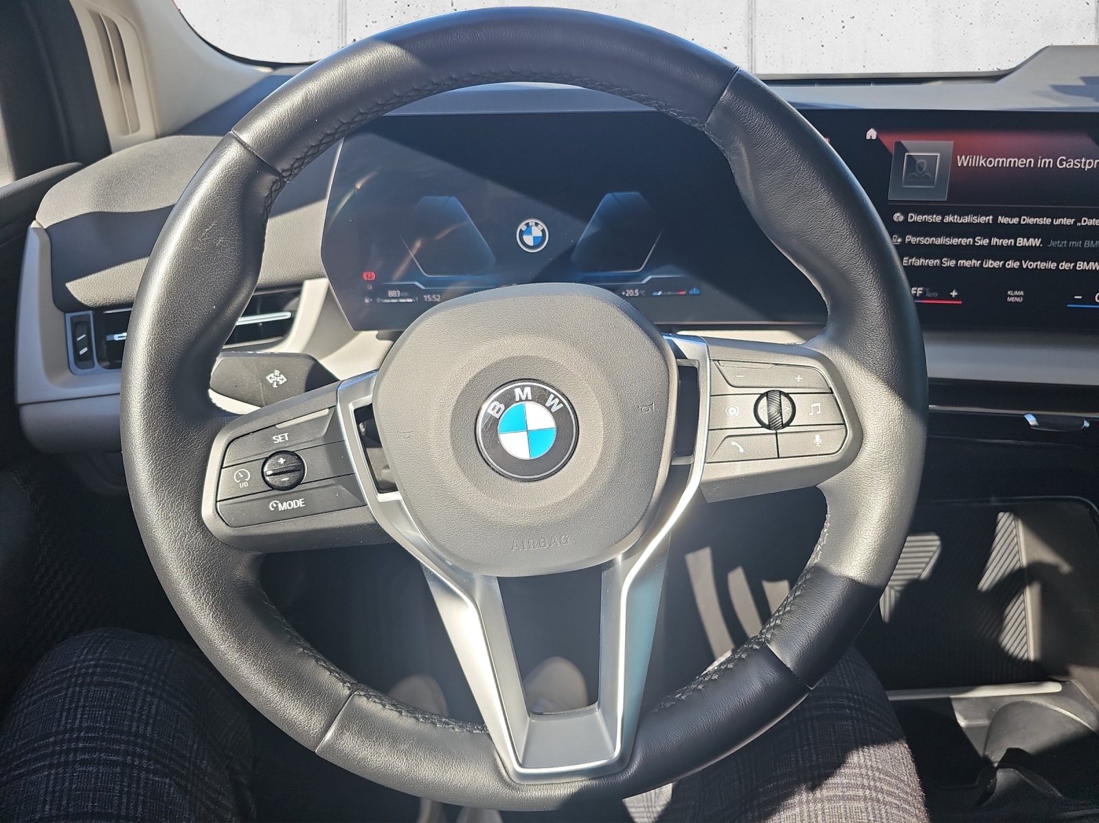 BMW 218i Active Tourer-image-10