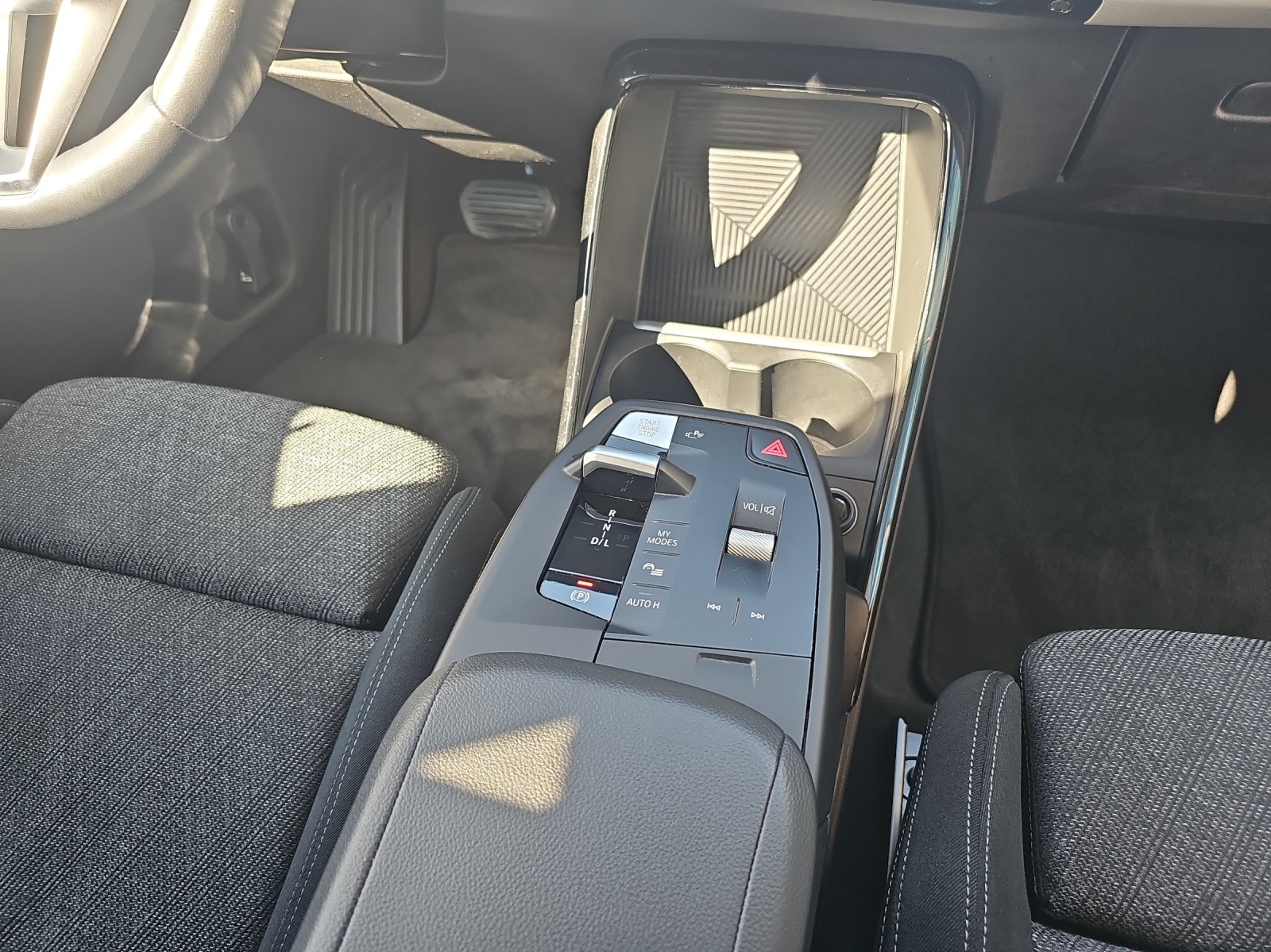 BMW 218i Active Tourer-image-17