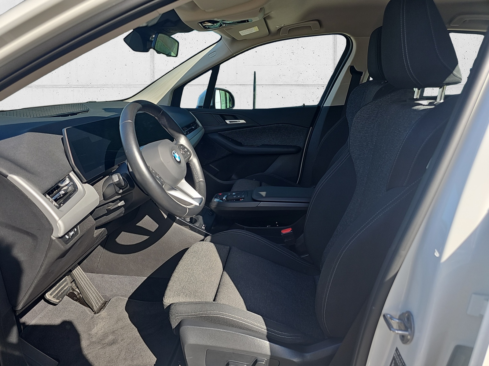 BMW 218i Active Tourer-image-9