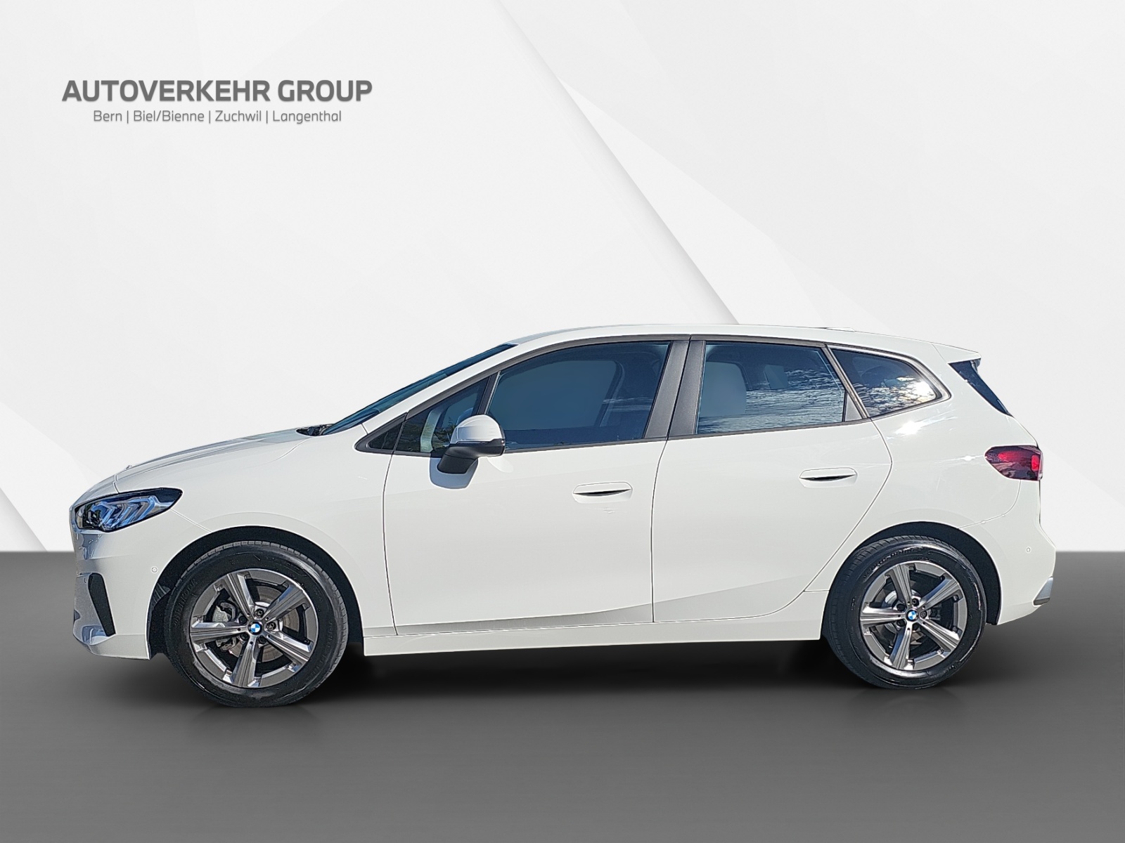 BMW 218i Active Tourer-image-2