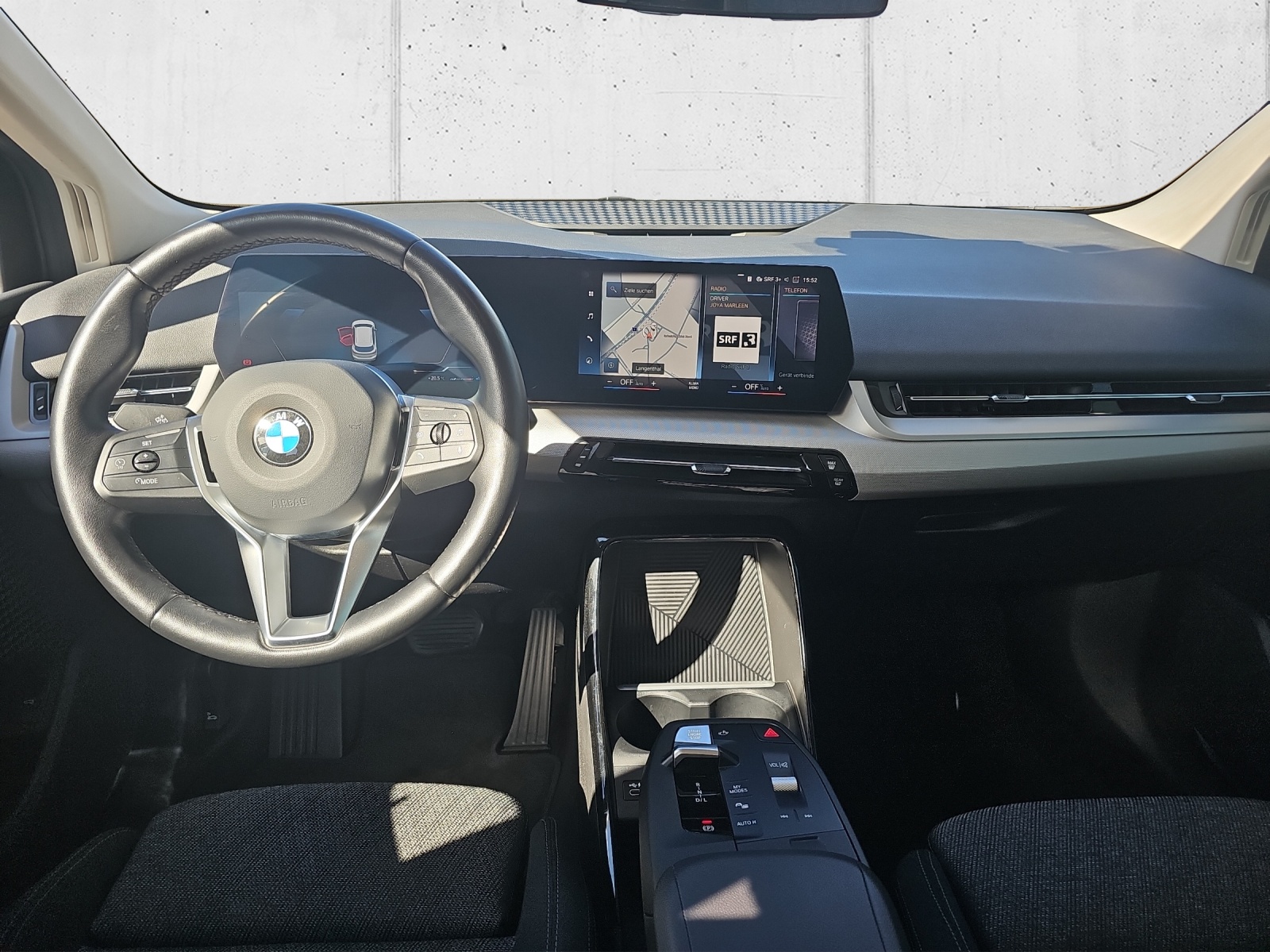 BMW 218i Active Tourer-image-14