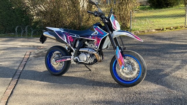 SUZUKI 4SM
