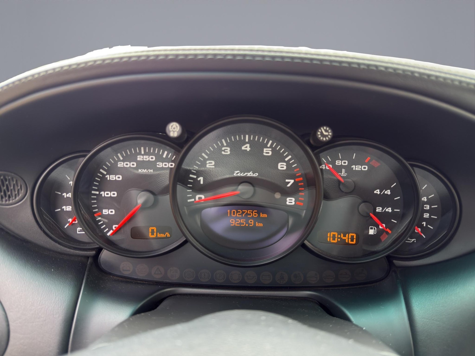PORSCHE 911 Cabriolet 3.6 Turbo-image-10