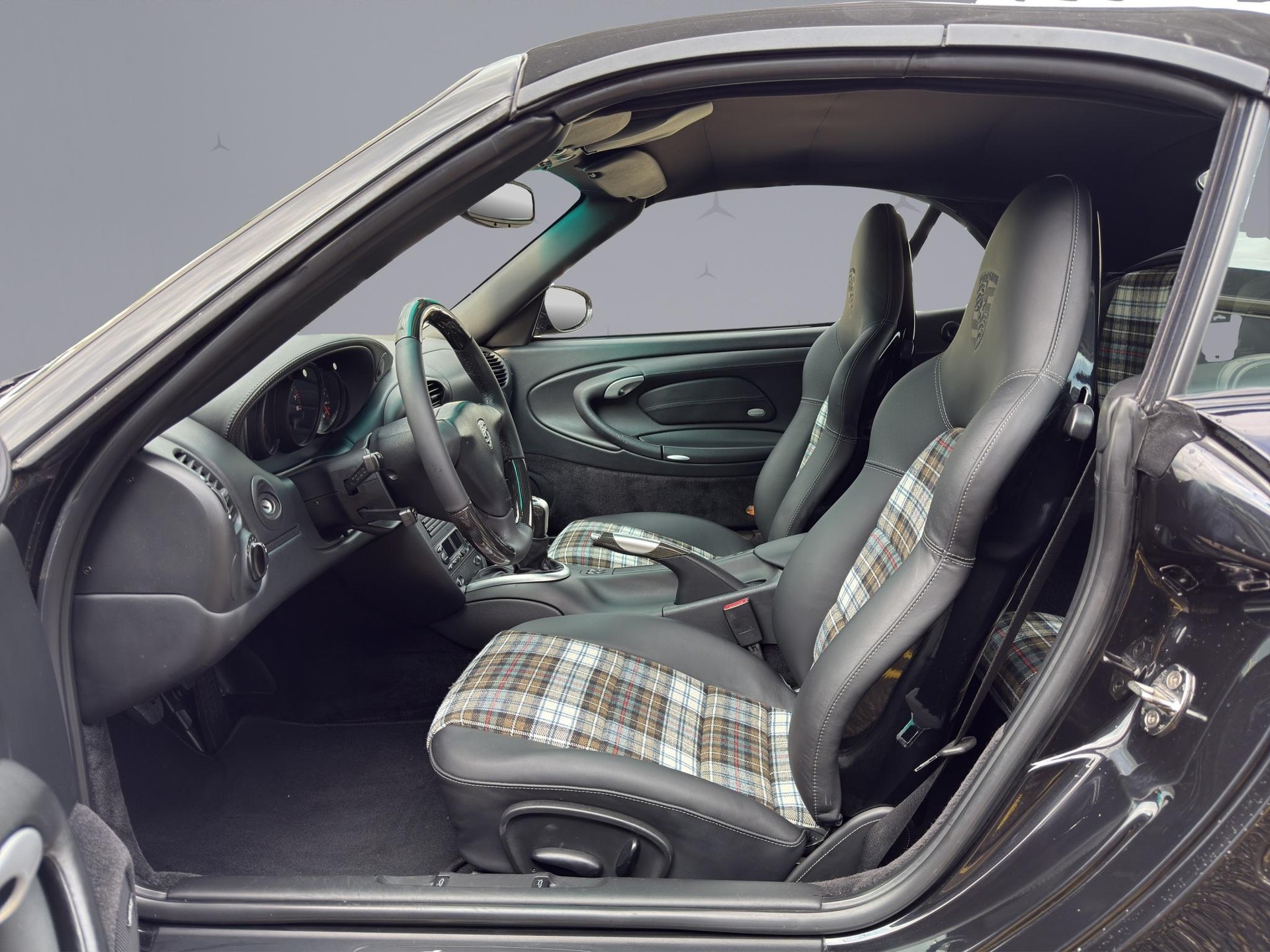 PORSCHE 911 Cabriolet 3.6 Turbo-image-8
