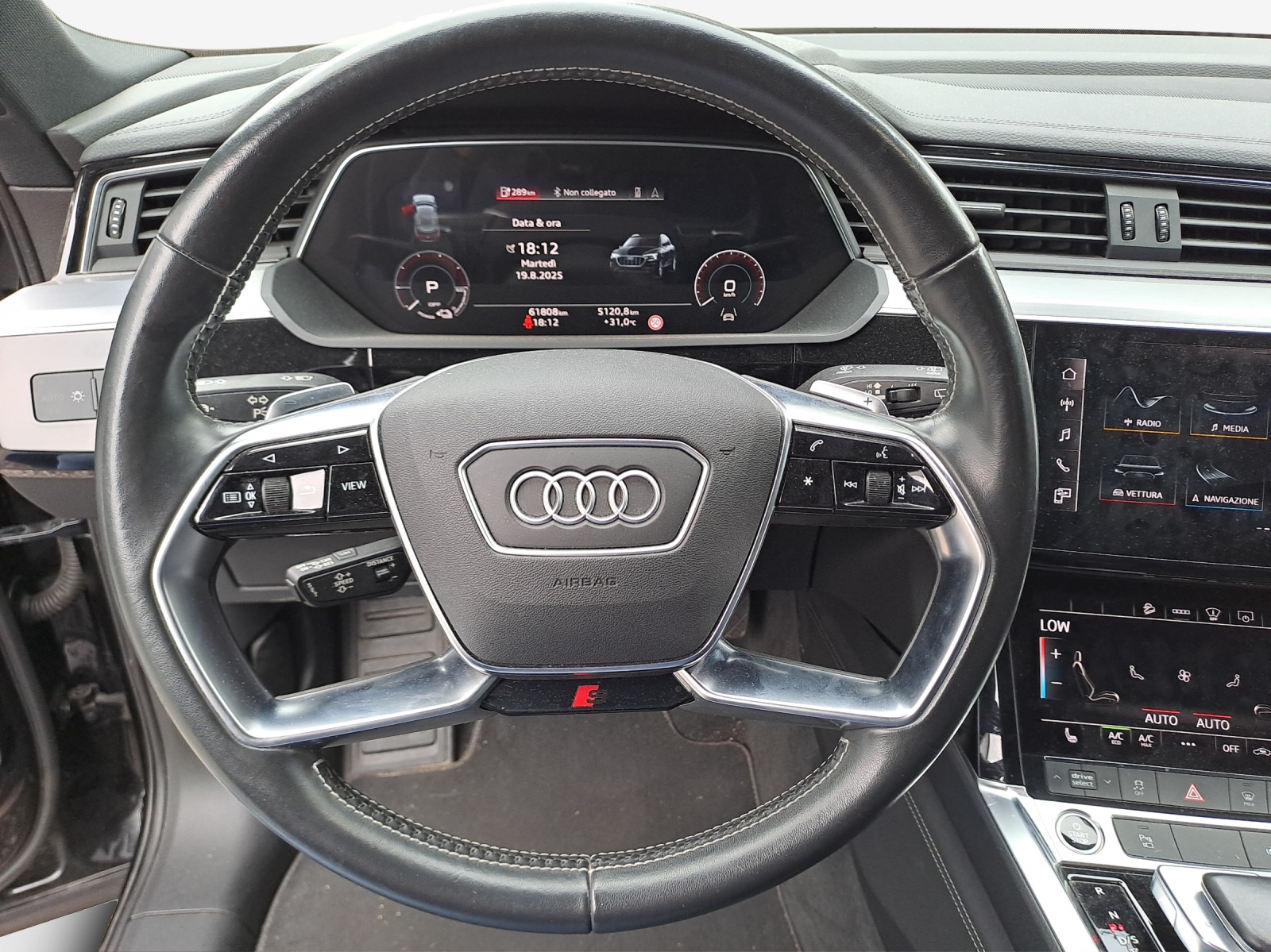 AUDI e-tron 50 S Line Attraction quattro-image-10