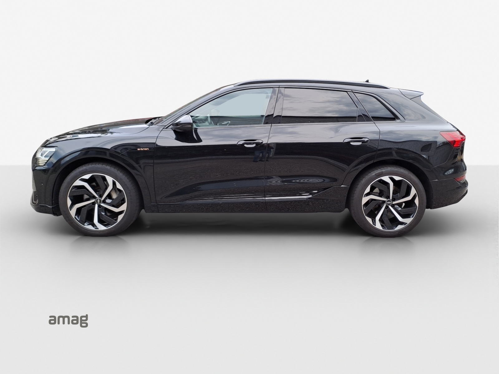 AUDI e-tron 50 S Line Attraction quattro-image-2