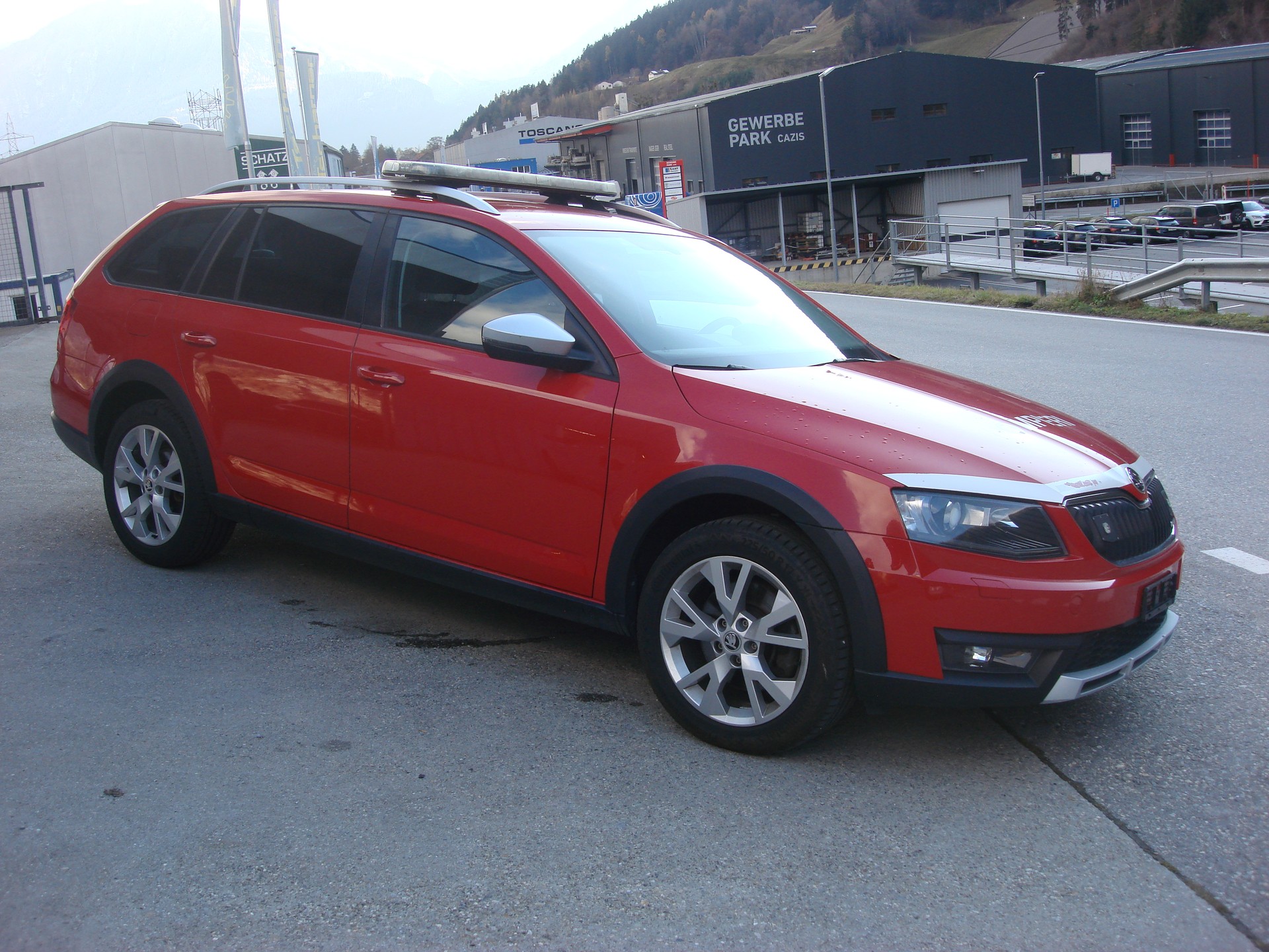 SKODA Octavia Combi 2.0 TDI Scout 4x4 DSG-image-0