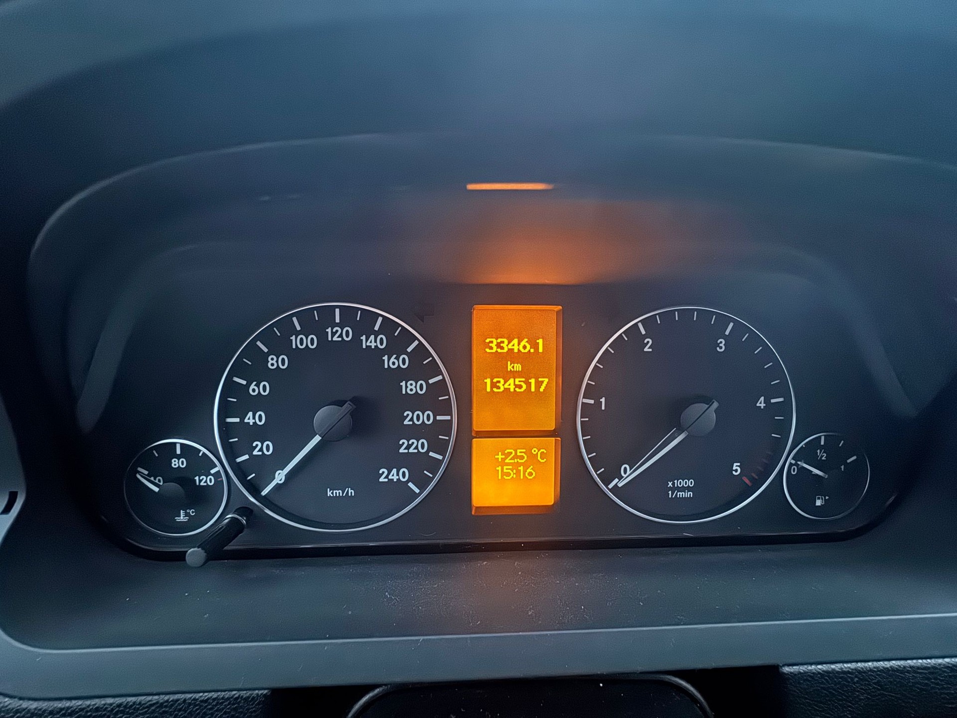 MERCEDES-BENZ A 180 CDI Elégance-image-10
