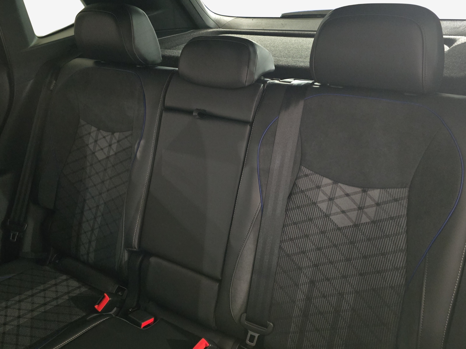 VW Tiguan 2.0 TSI DSG R-Line 4Motion-image-11