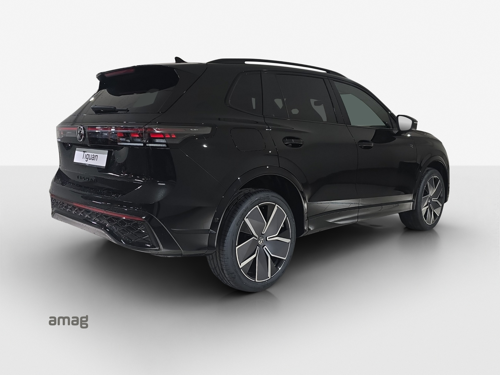 VW Tiguan 2.0 TSI DSG R-Line 4Motion-image-4