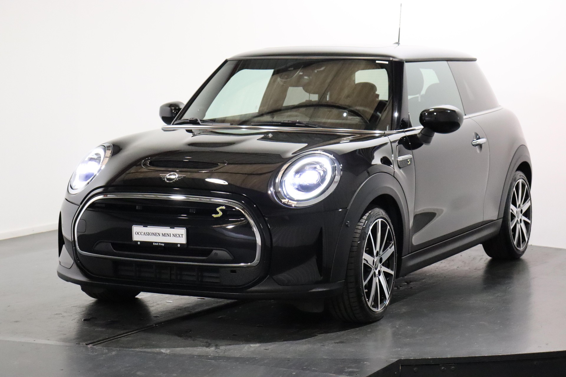 MINI F56 Cooper SE-image-0