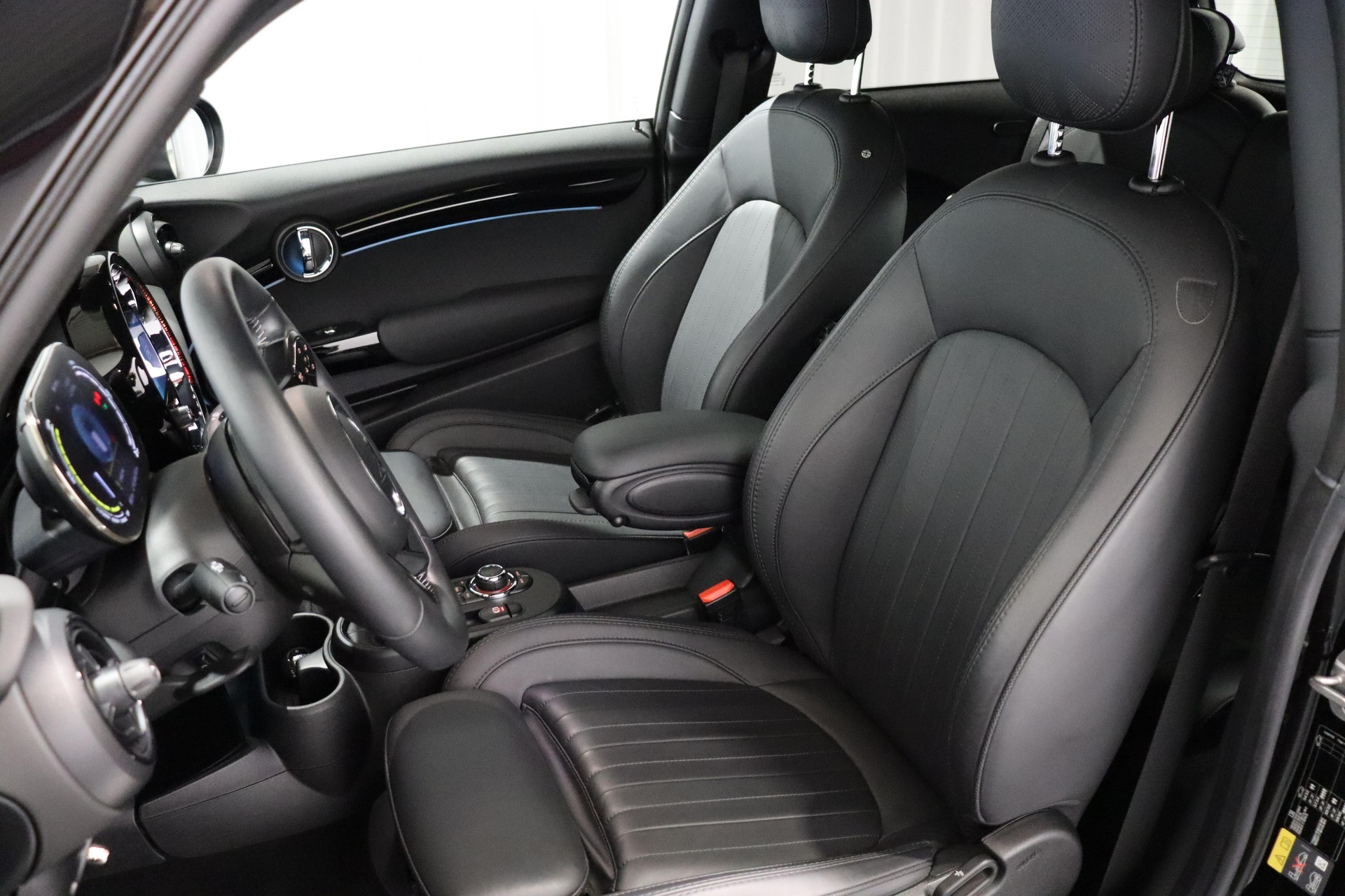 MINI F56 Cooper SE-image-10