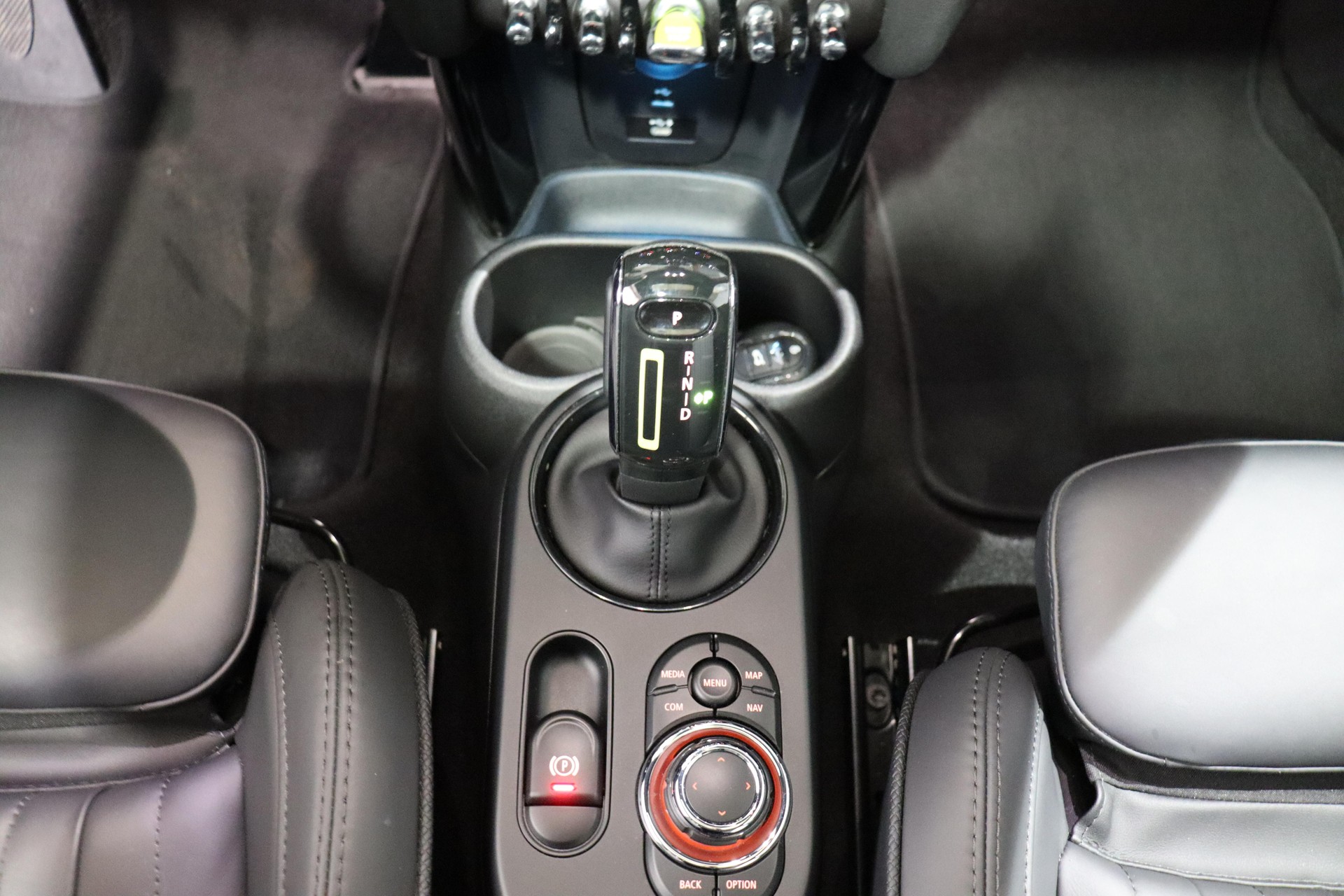 MINI F56 Cooper SE-image-11