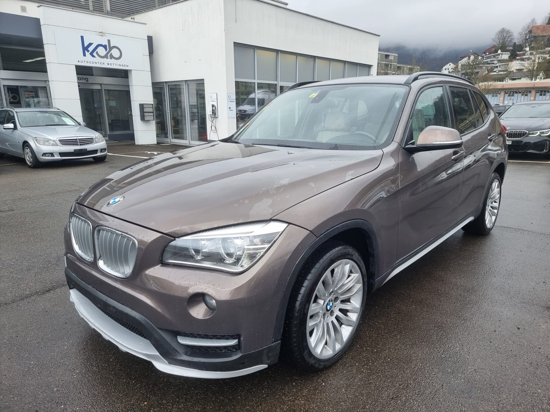 BMW X1 xDrive 20i Sport Line Steptronic-image-0