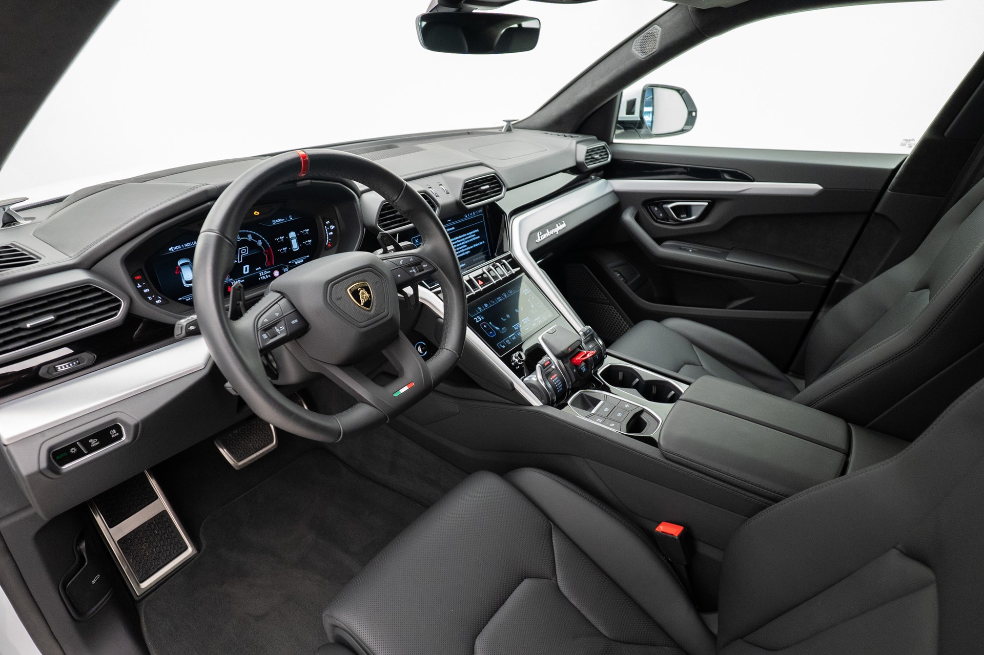 LAMBORGHINI Urus S-image-5