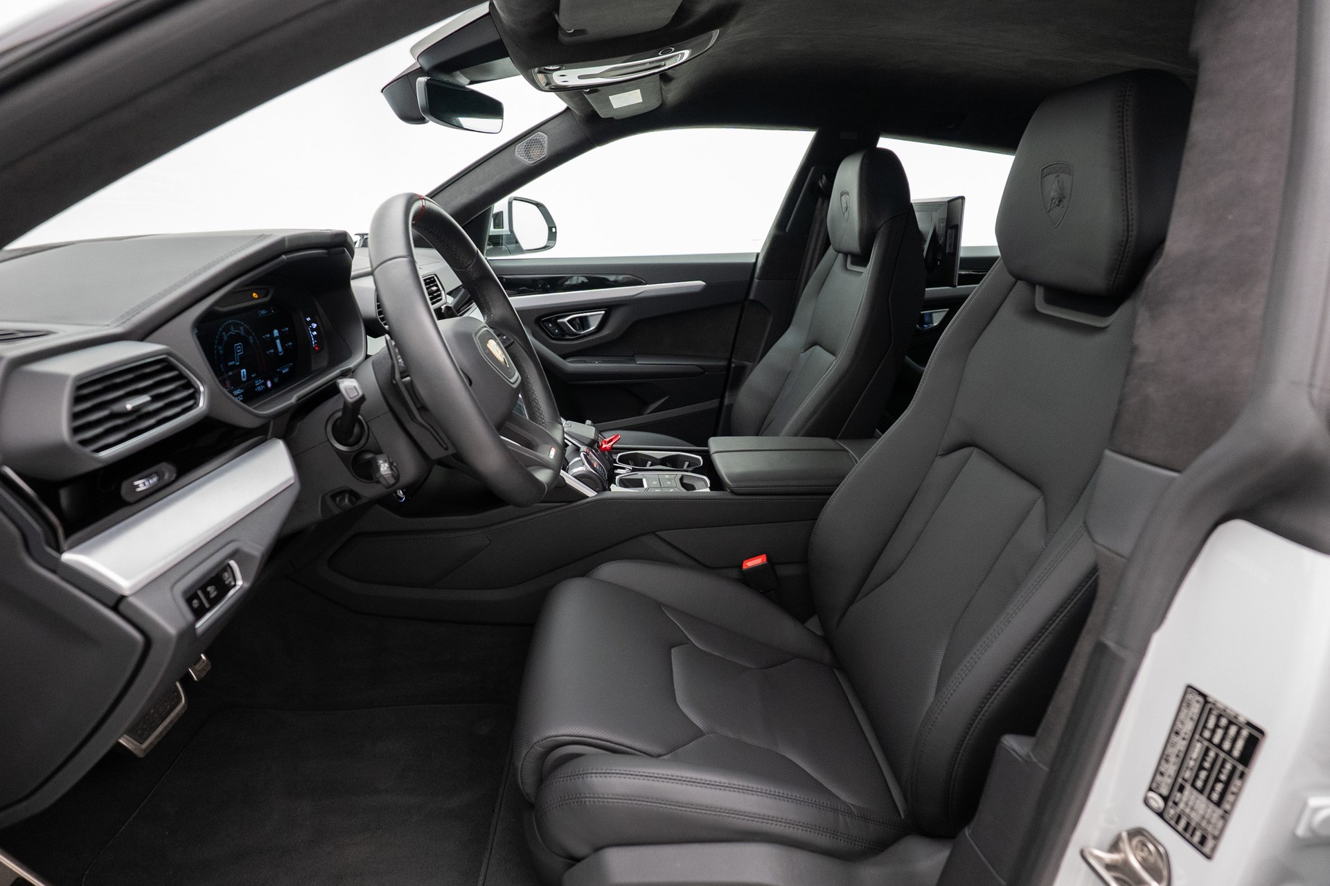 LAMBORGHINI Urus S-image-6