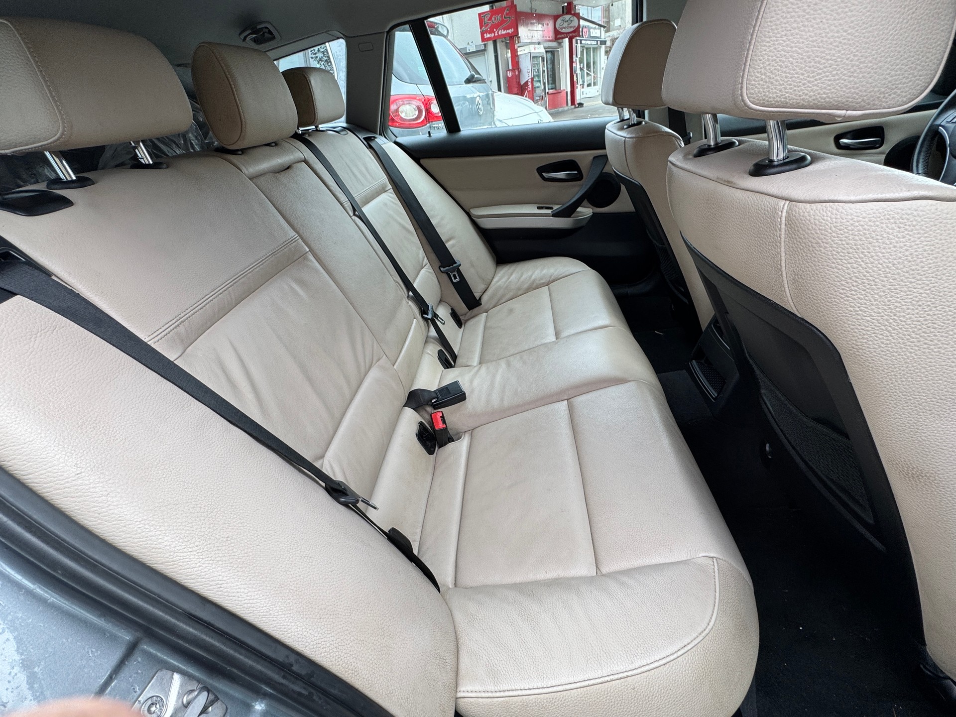 BMW 320d xDrive Touring Steptronic-image-9