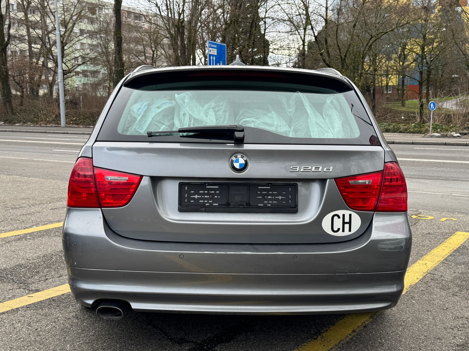 BMW 320d xDrive Touring Steptronic-image-3