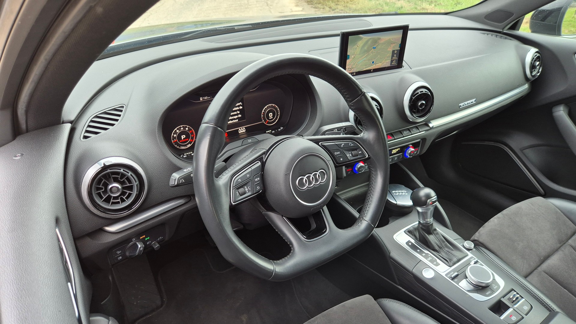 AUDI A3 Sportback 2.0 TFSI Sport quattro S-tronic-image-15