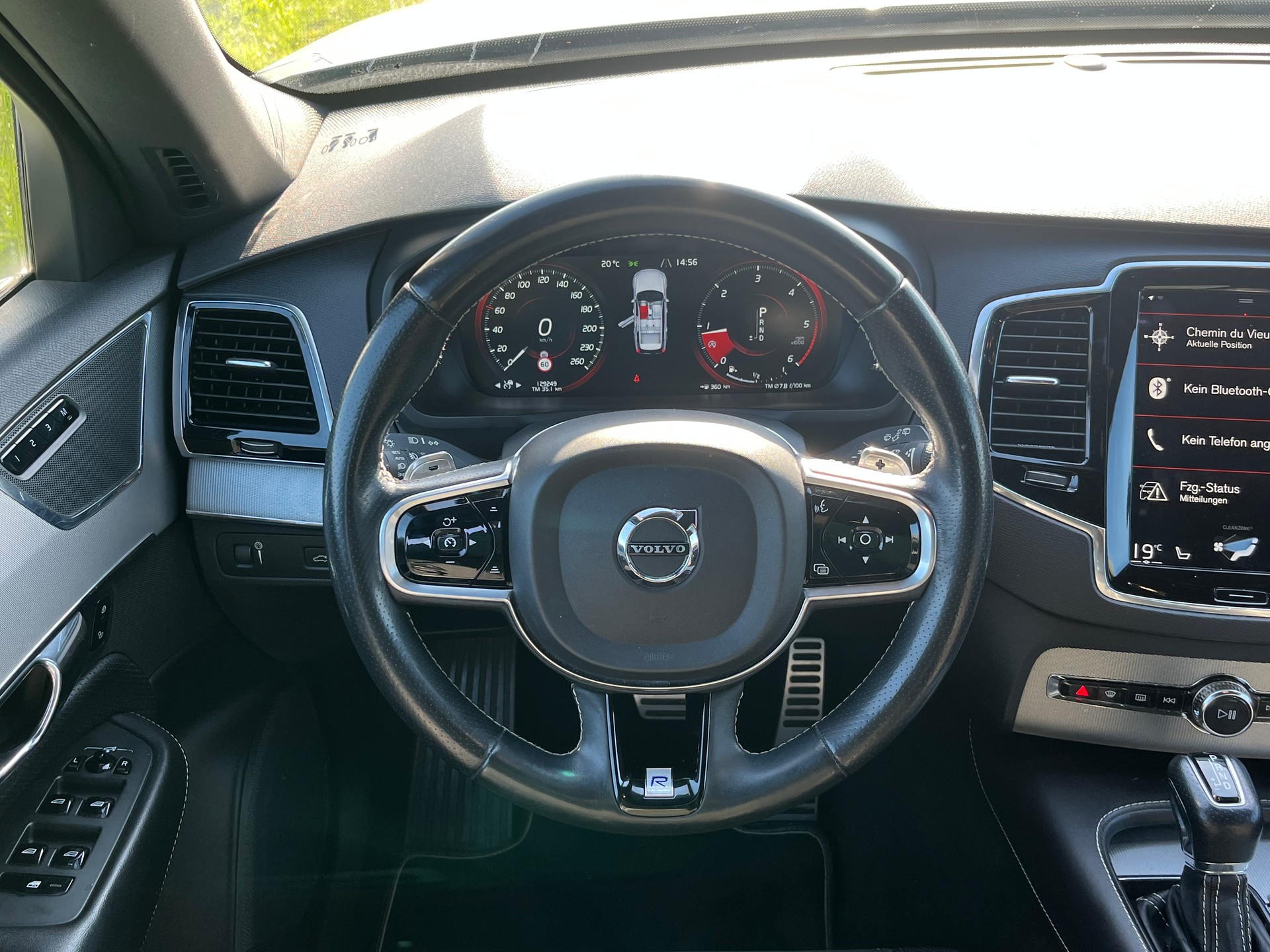 VOLVO XC90 D5 AWD R-Design Geartronic ( 5 places grand coffre avec attelage électrique)-image-21