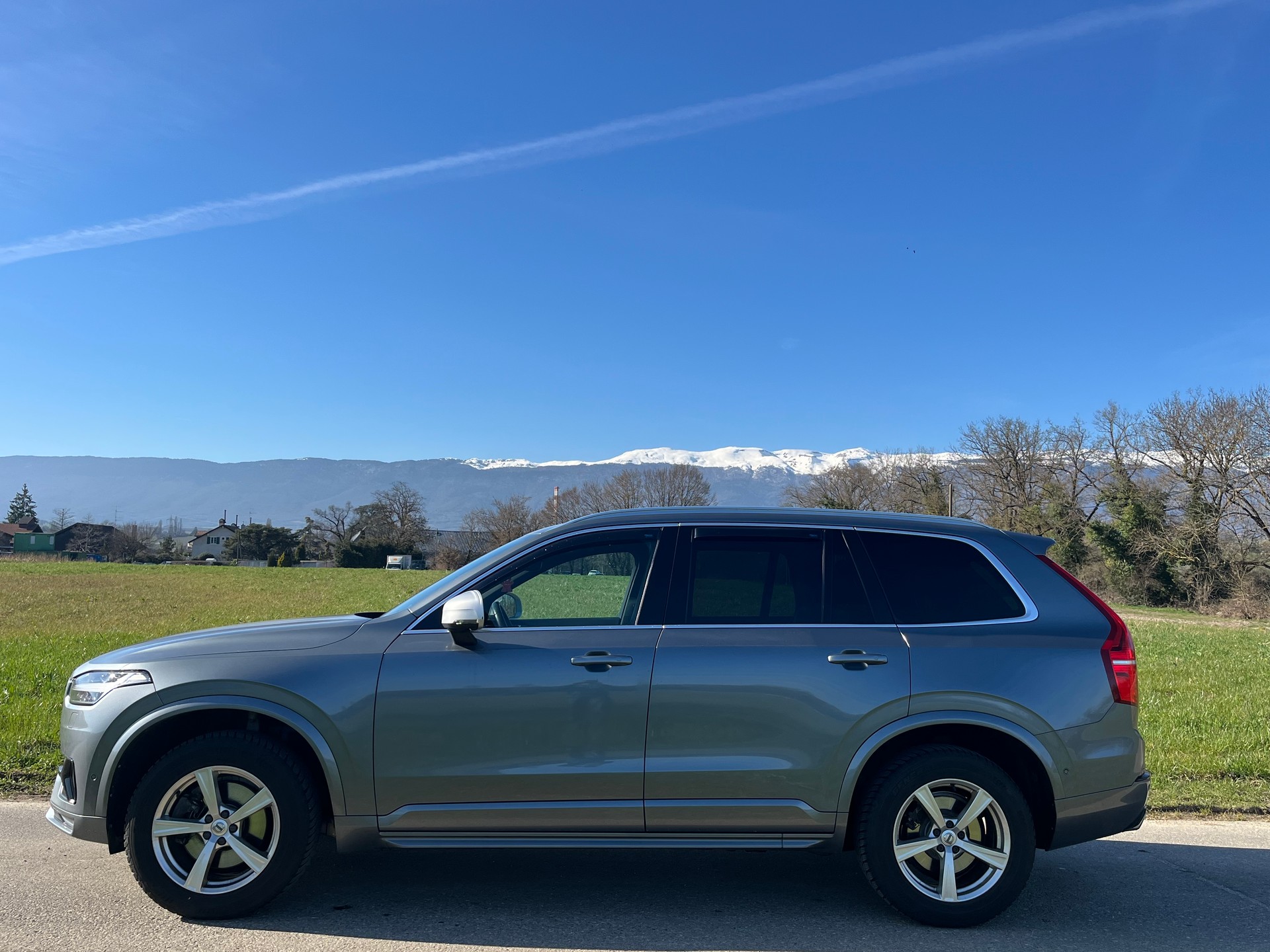 VOLVO XC90 D5 AWD R-Design Geartronic ( 5 places grand coffre avec attelage électrique)-image-7