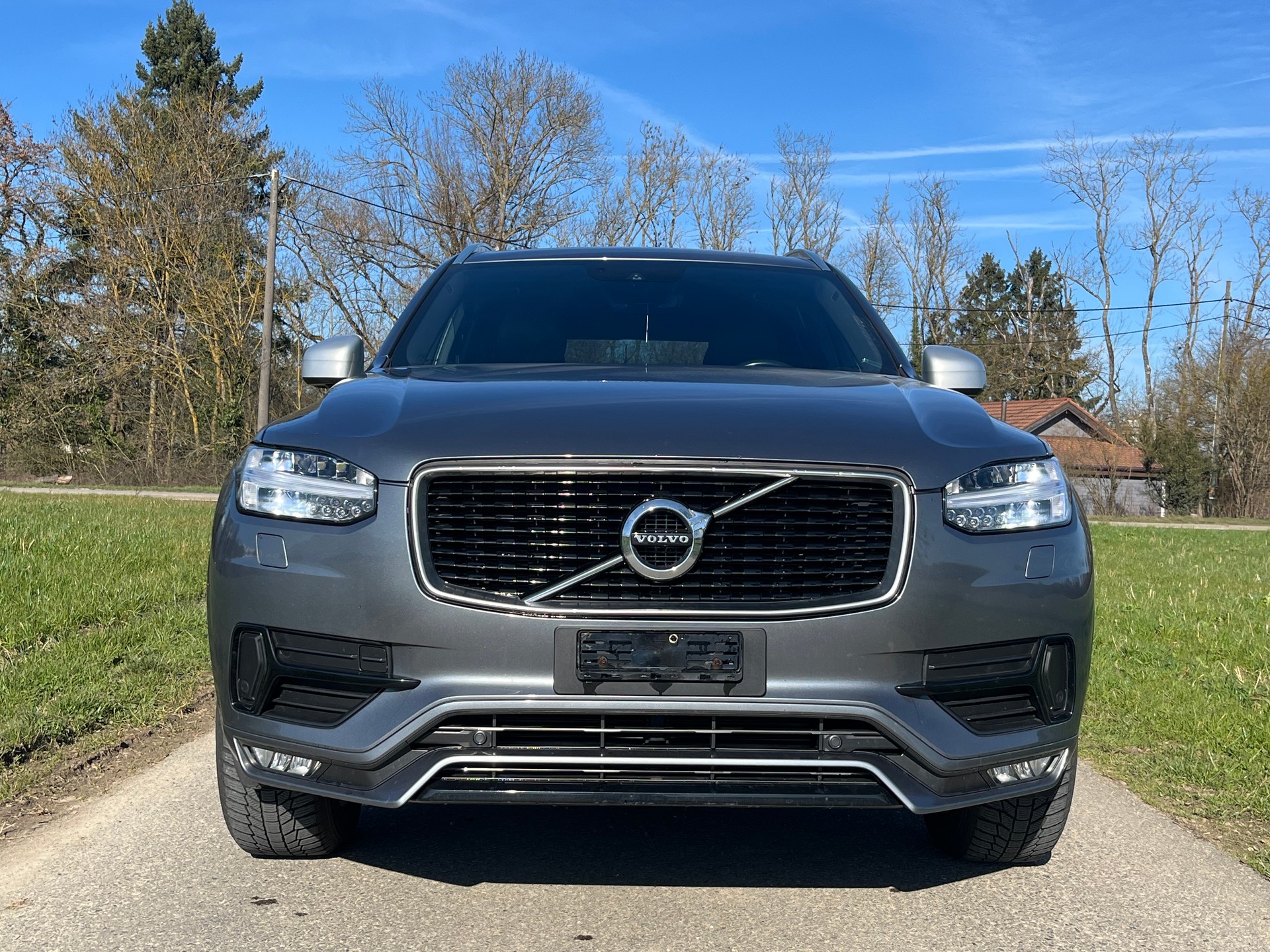 VOLVO XC90 D5 AWD R-Design Geartronic ( 5 places grand coffre avec attelage électrique)-showroom-element-1