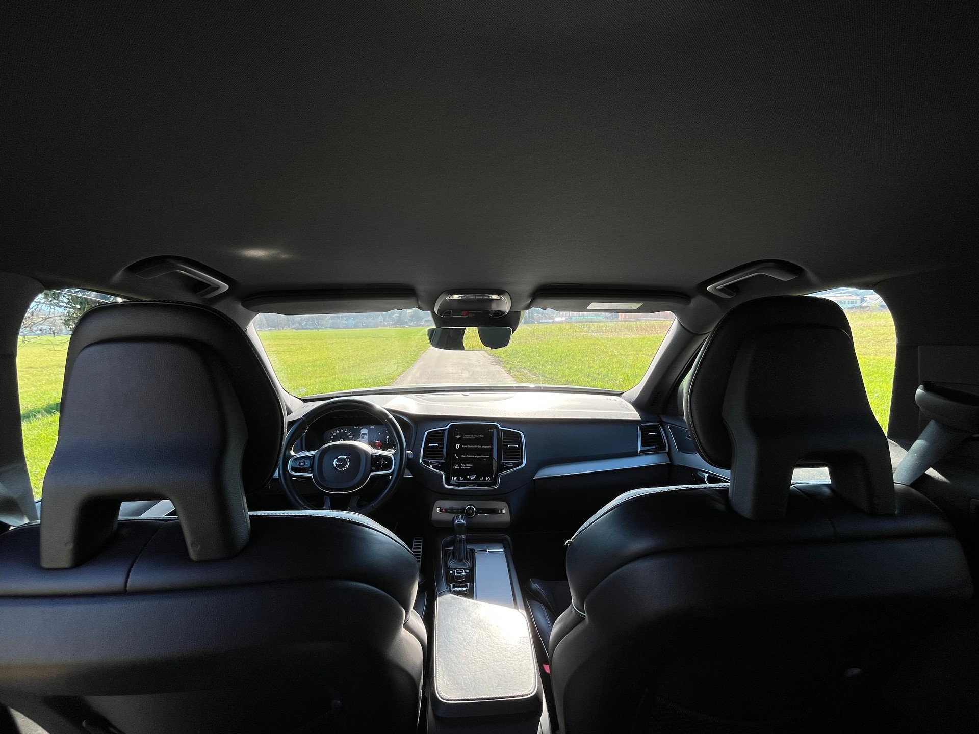 VOLVO XC90 D5 AWD R-Design Geartronic ( 5 places grand coffre avec attelage électrique)-image-23