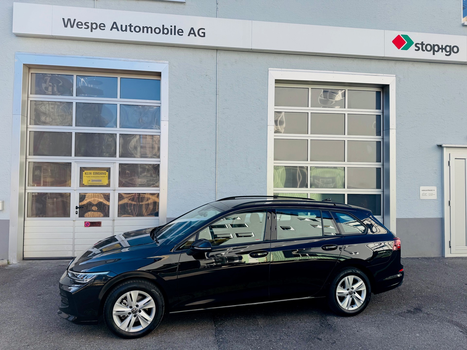 VW Golf Variant 1.5 eTSI mHEV Life-image-1